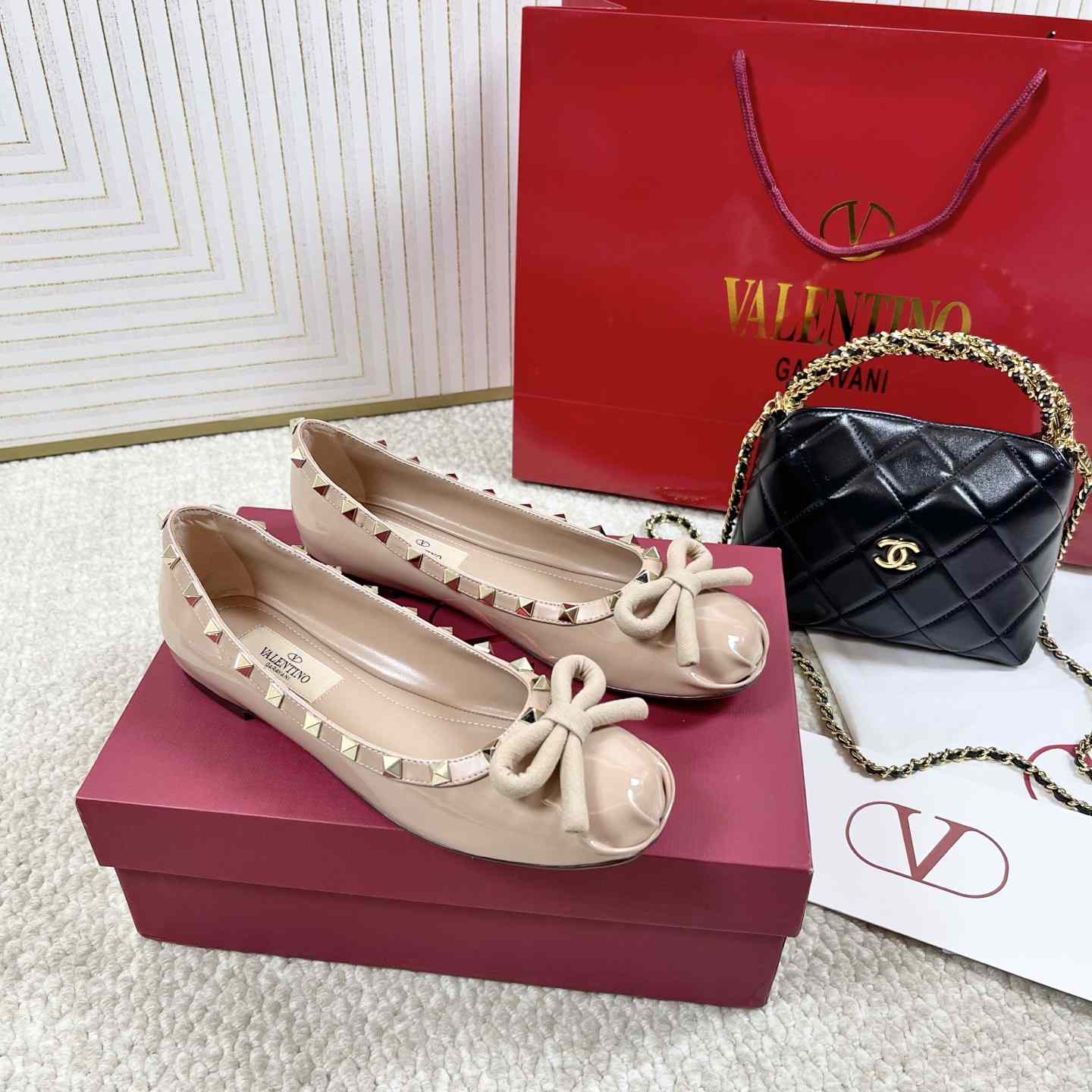 Valenti Rockstud Patent Leather Ballerina - DesignerGu