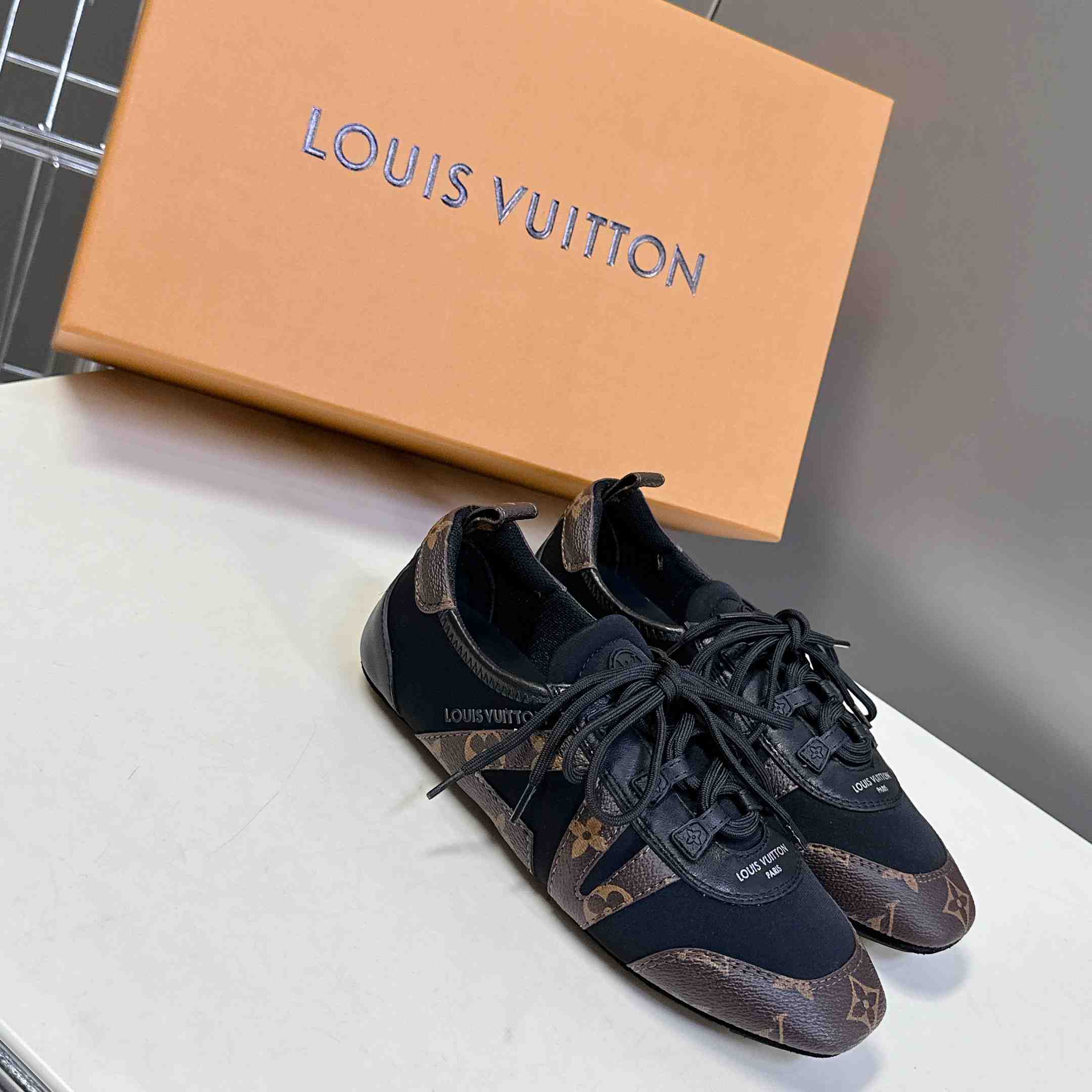 Louis Vuitton LV Sneakerina   1AHNDI - DesignerGu