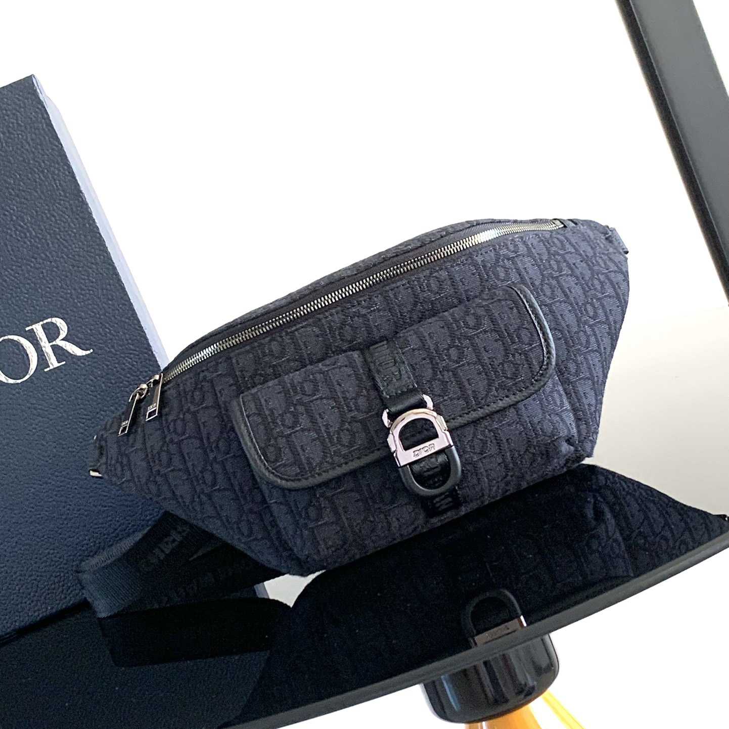 Dior 8 Belt Bag  - DesignerGu