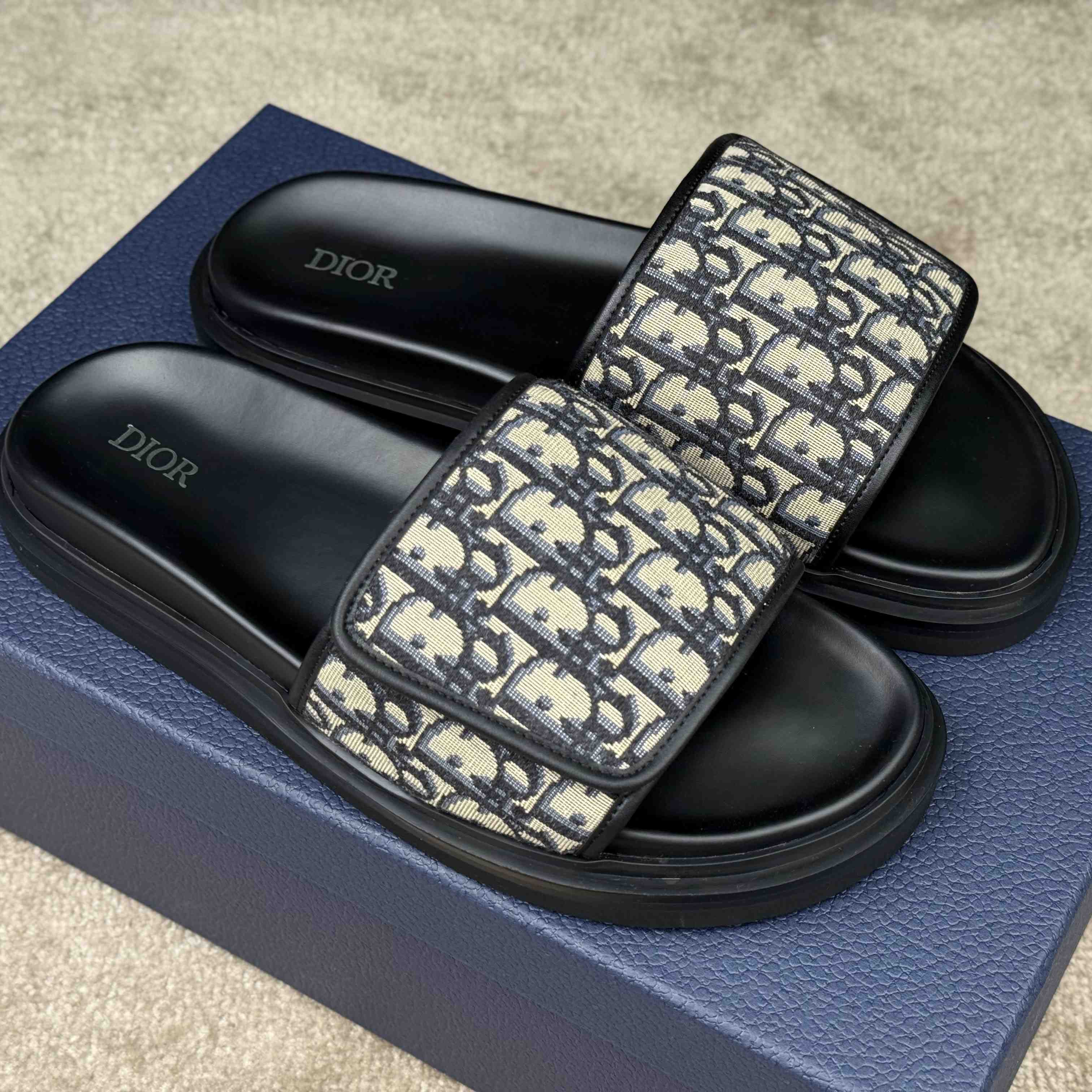 Dior Aqua Sandal  - DesignerGu