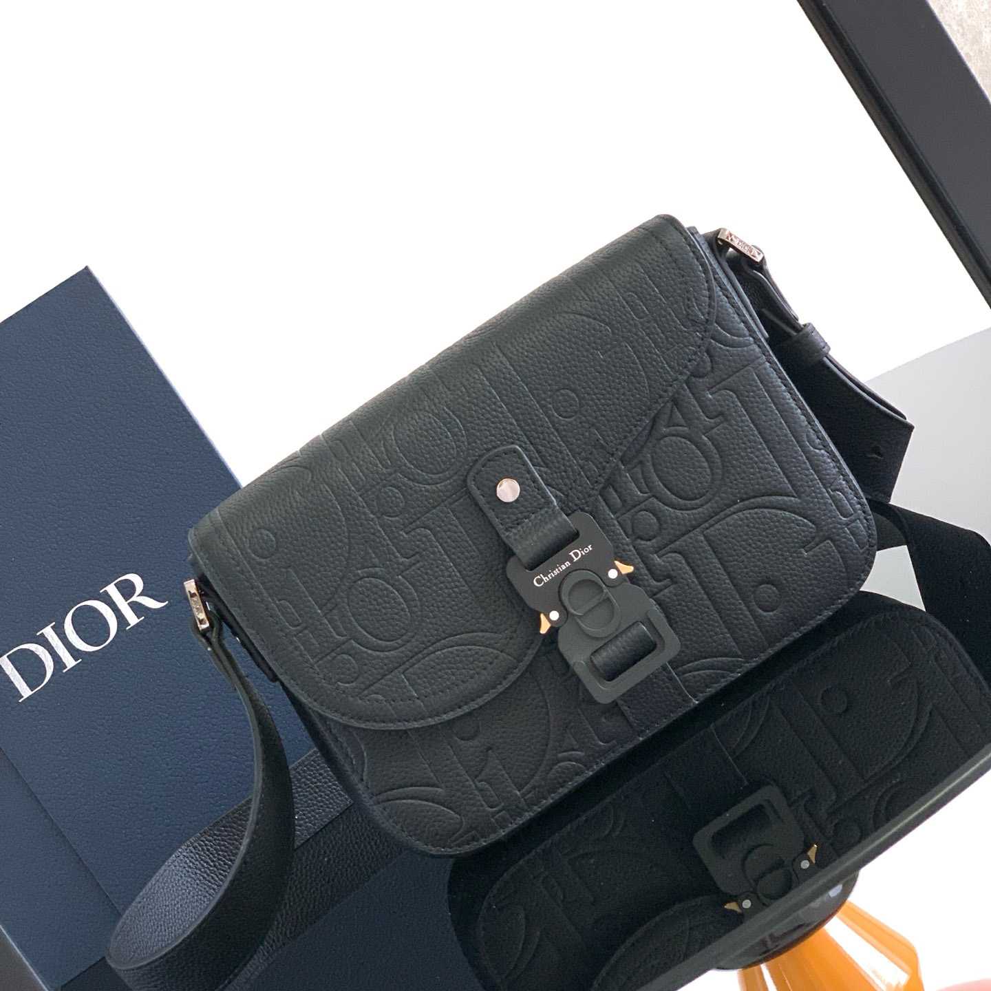 Dior Small Saddle Messenger Bag With Flap  - DesignerGu