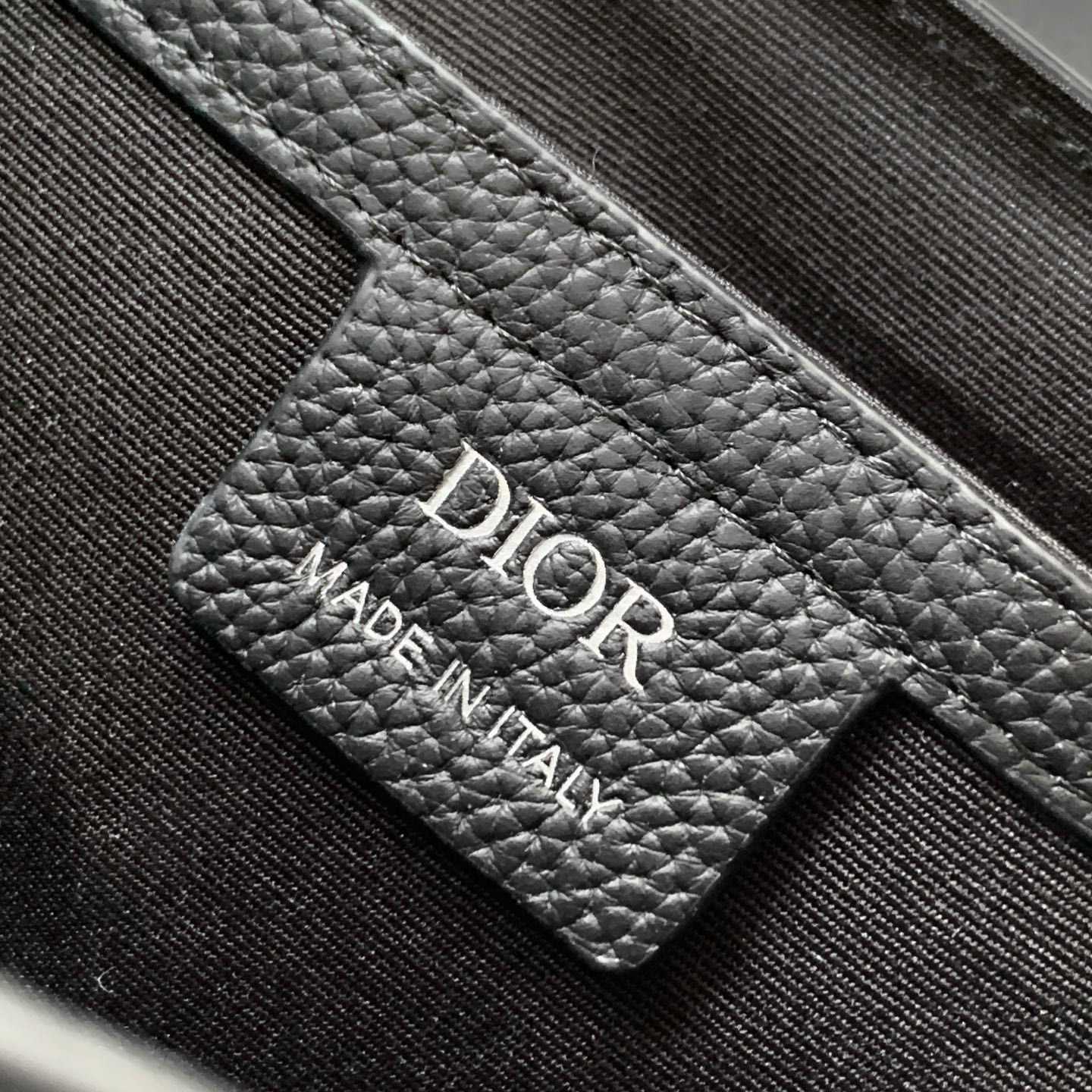 Dior Small Saddle Messenger Bag With Flap  - DesignerGu
