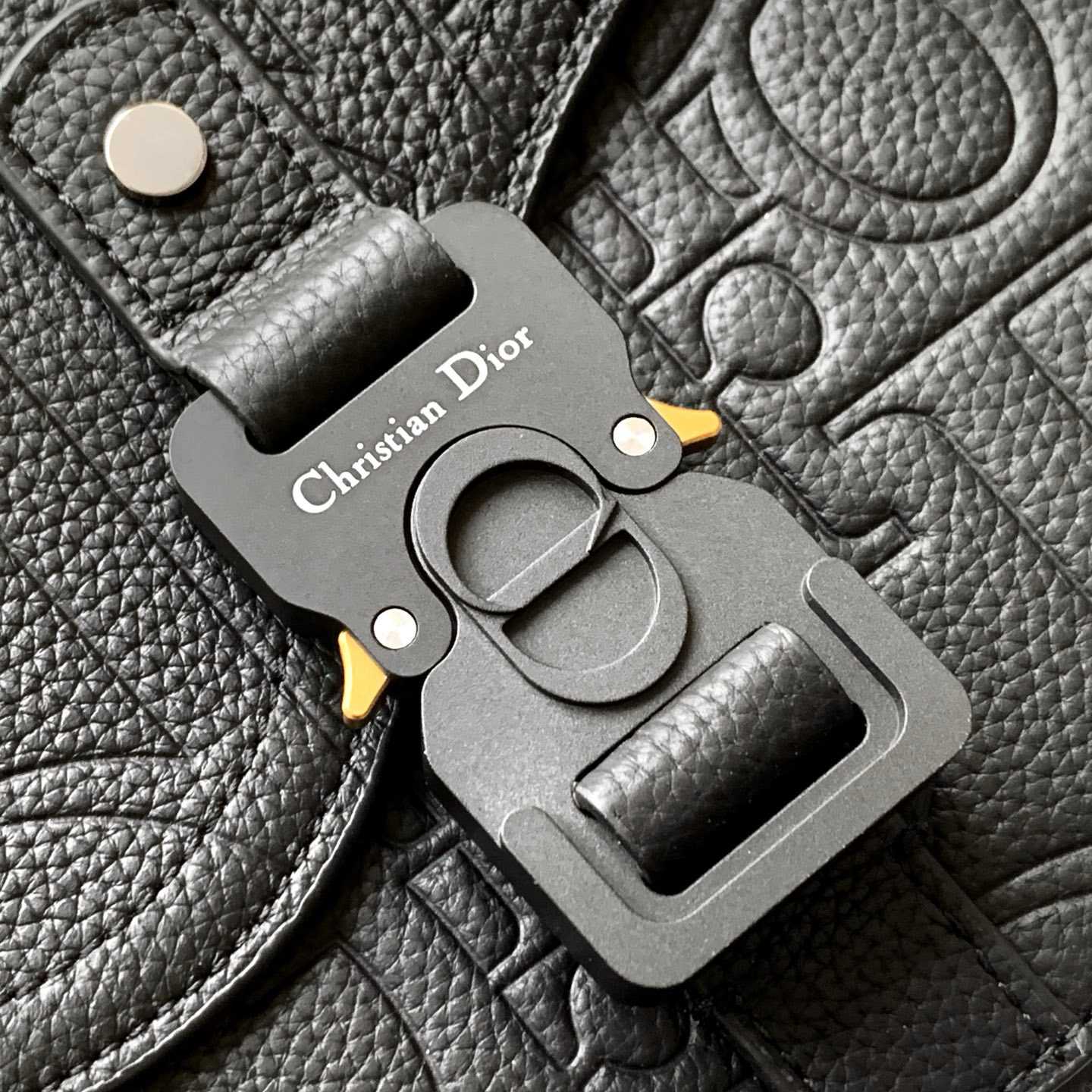 Dior Small Saddle Messenger Bag With Flap  - DesignerGu