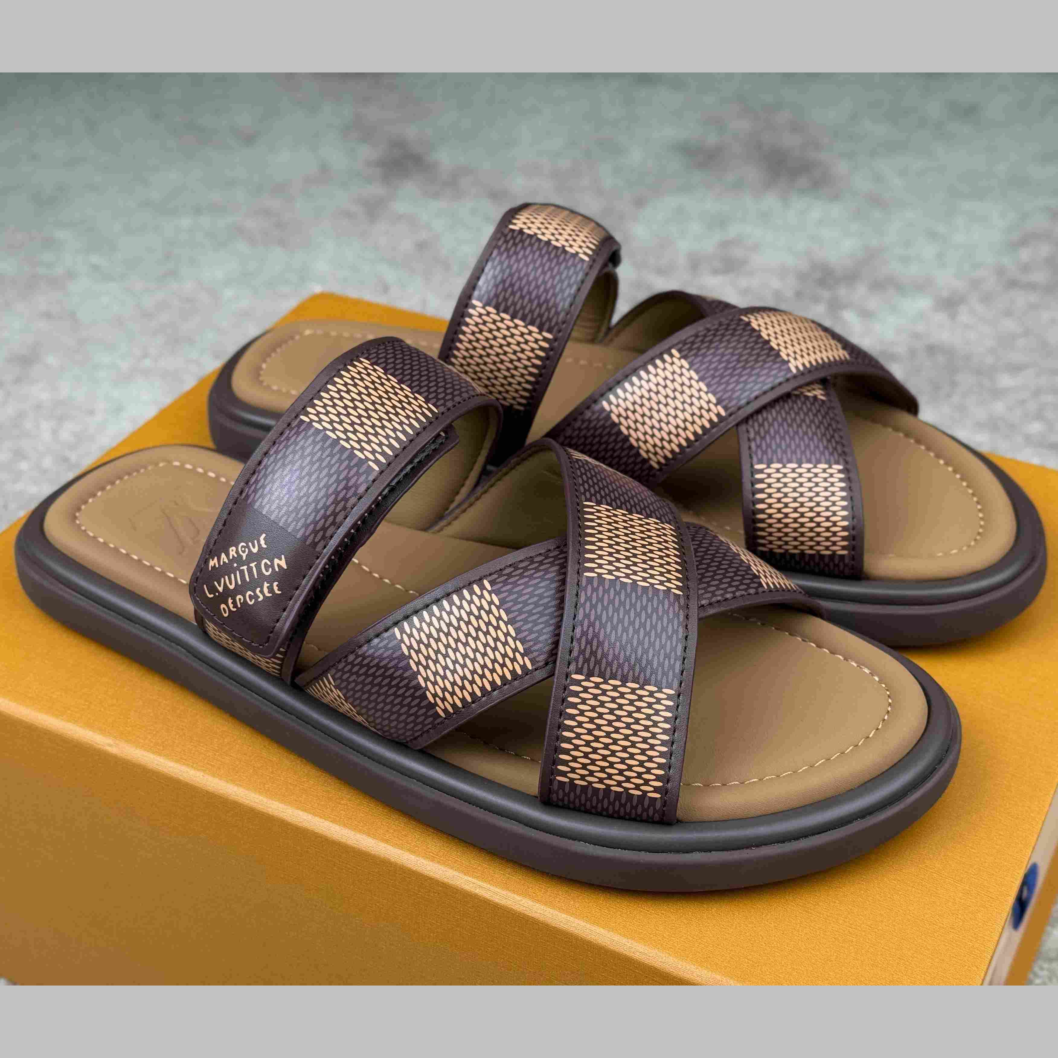 Louis Vuitton LV Venice Mule    1ACRJB - DesignerGu