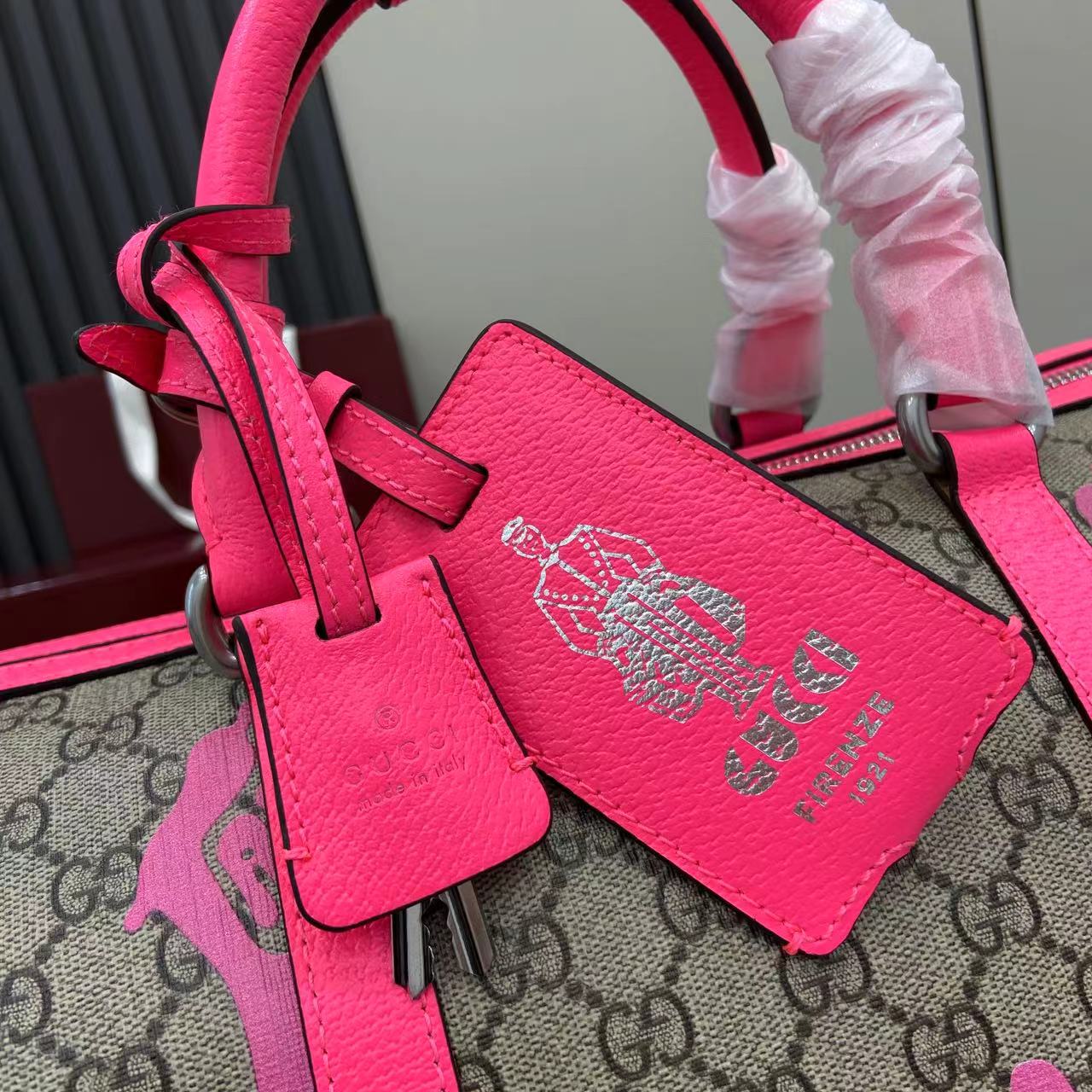 Gucci Medium Duffle Bag With Print - DesignerGu