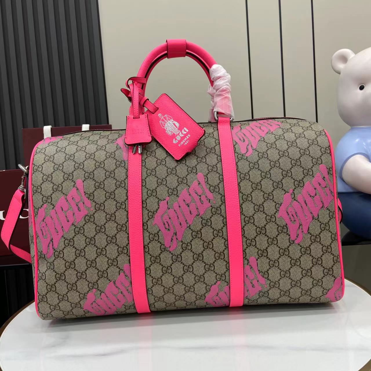 Gucci Medium Duffle Bag With Print - DesignerGu