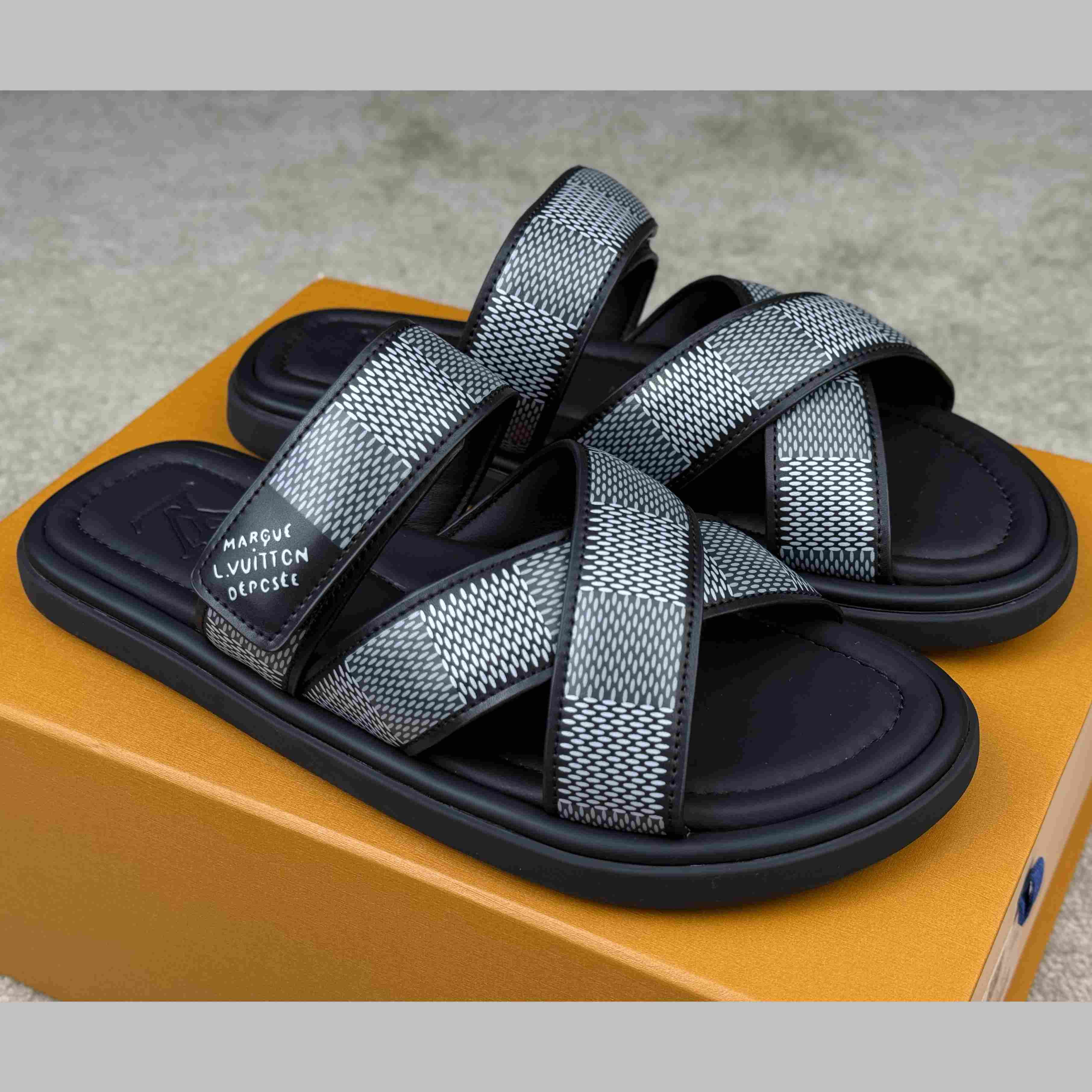 Louis Vuitton LV Venice Mule    1ACRIV - DesignerGu