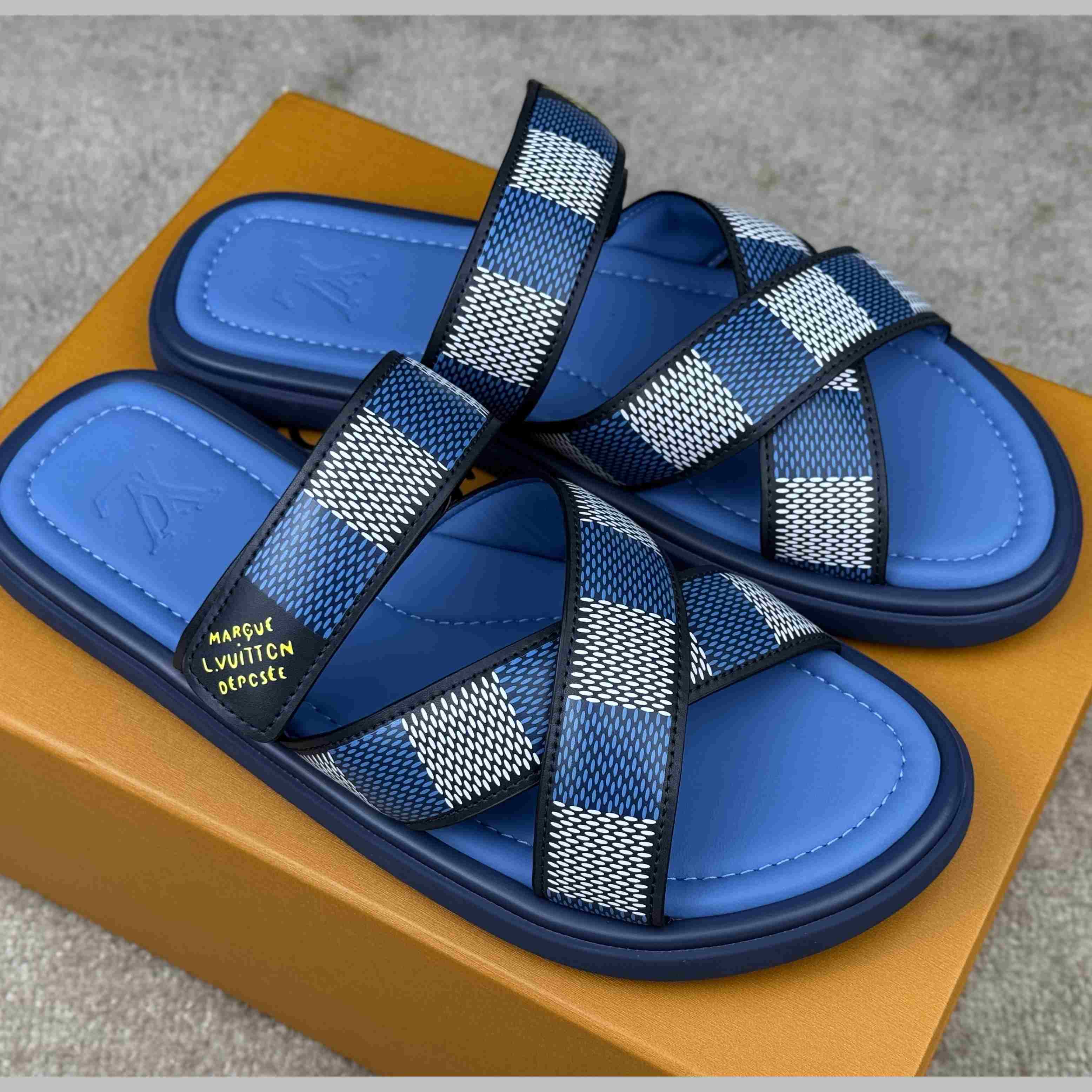 Louis Vuitton LV Venice Mule    1ACRIB - DesignerGu
