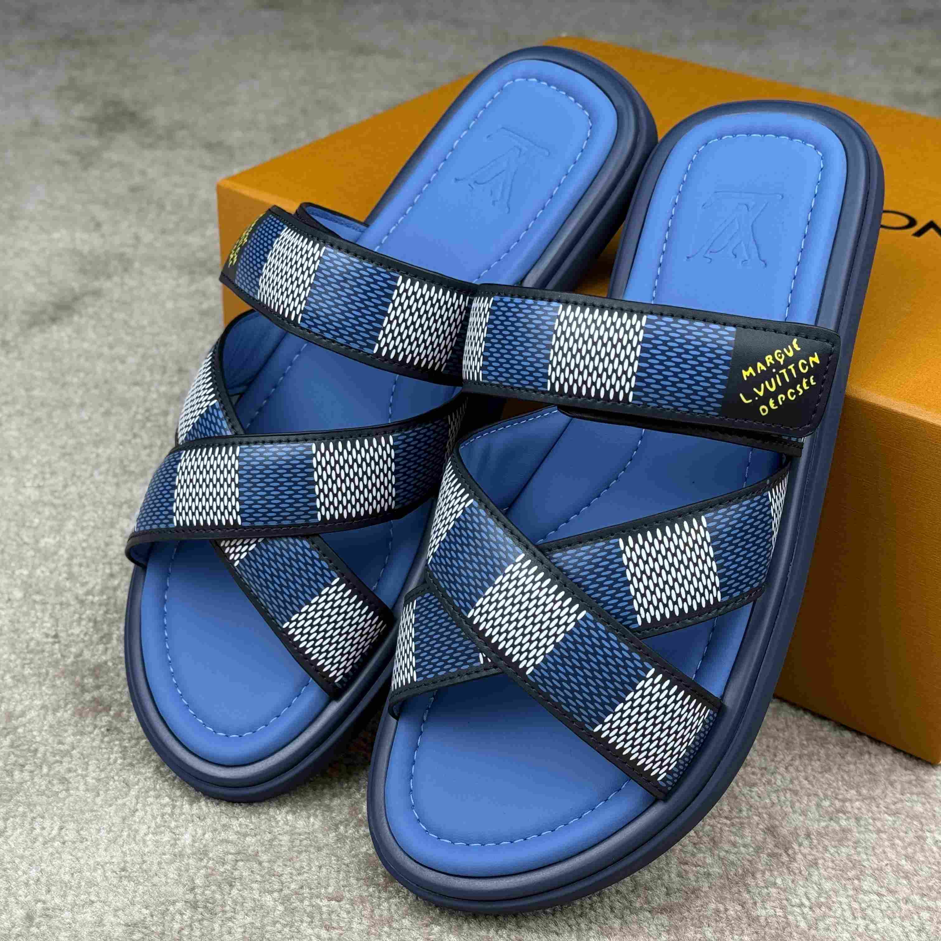 Louis Vuitton LV Venice Mule    1ACRIB - DesignerGu