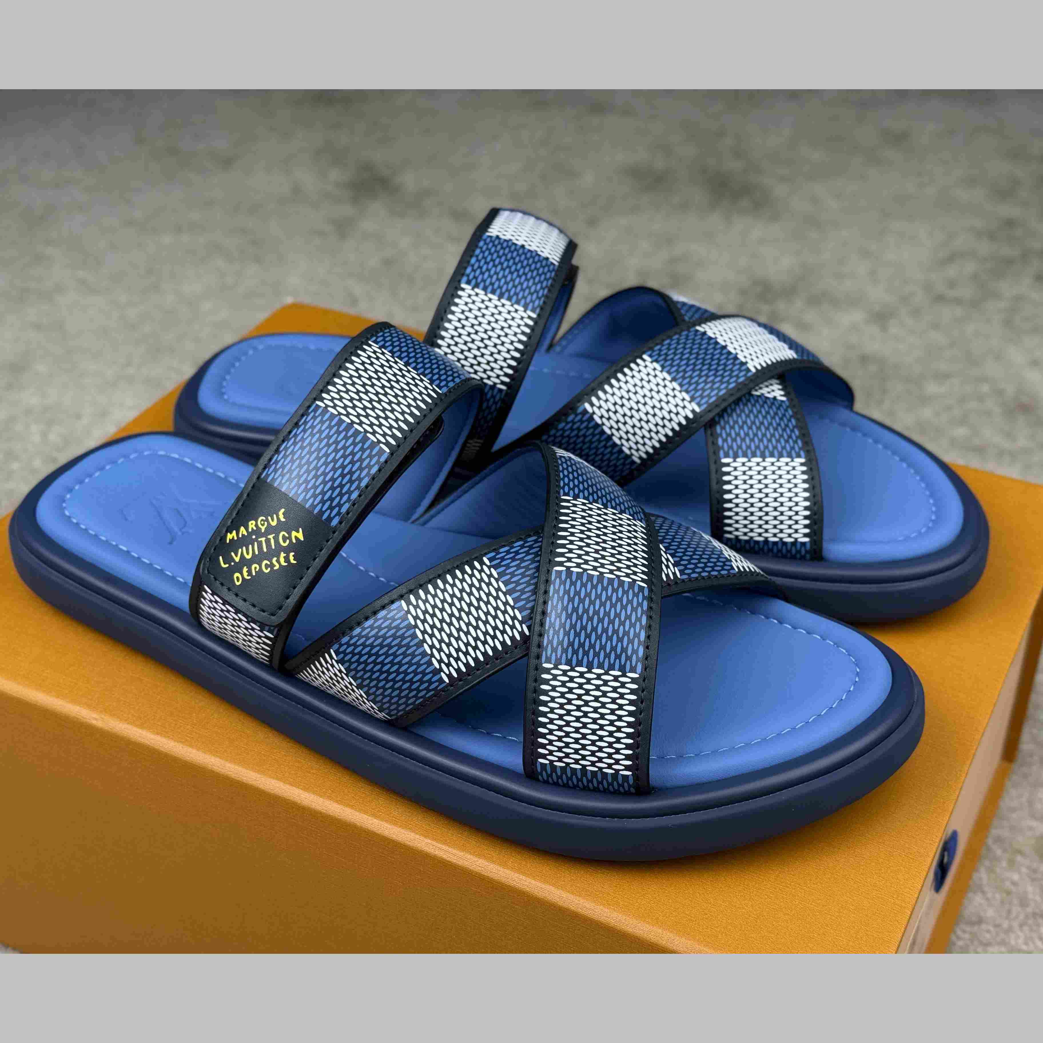 Louis Vuitton LV Venice Mule    1ACRIB - DesignerGu