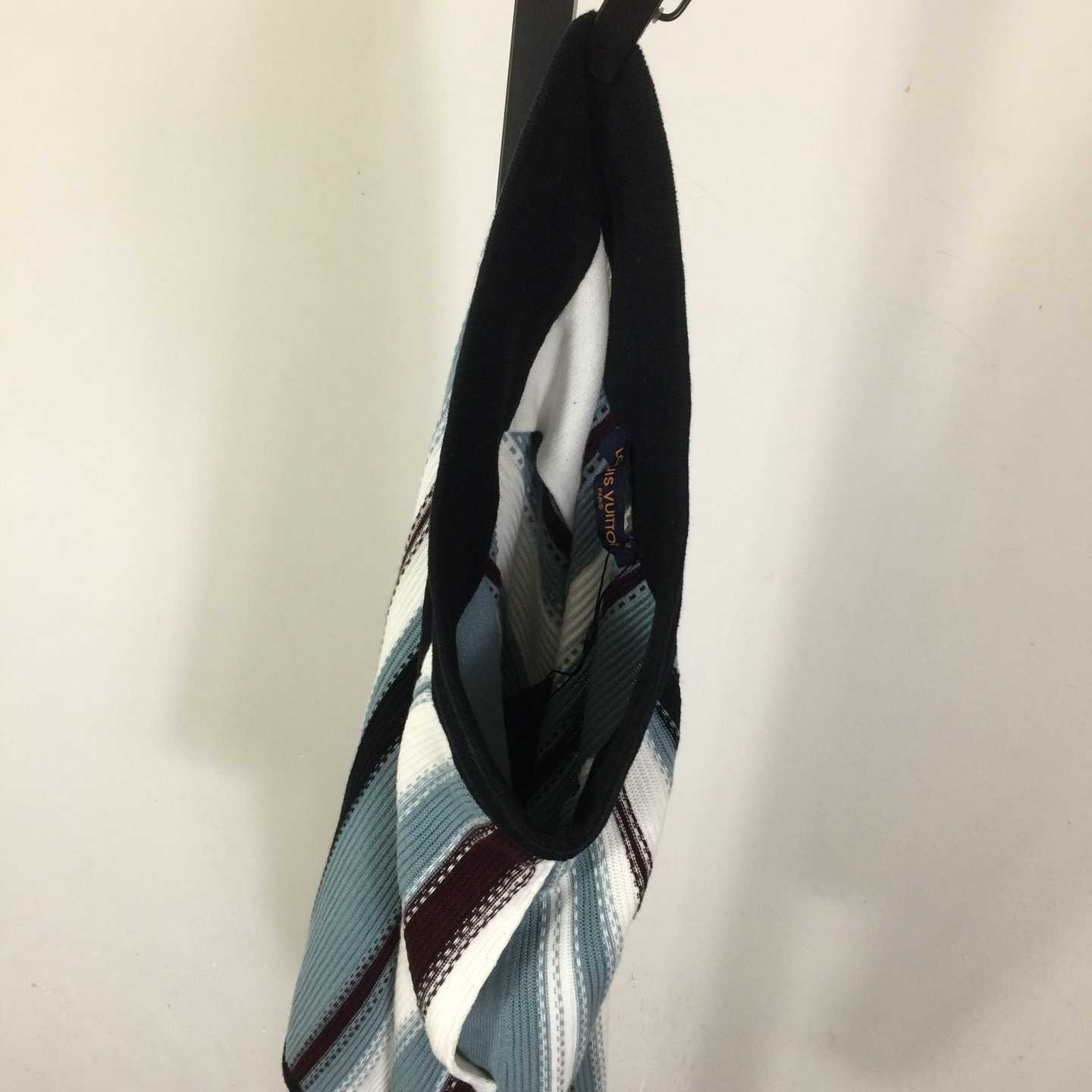 Louis Vuitton Striped Crochet Shorts   1AHVP1 - DesignerGu