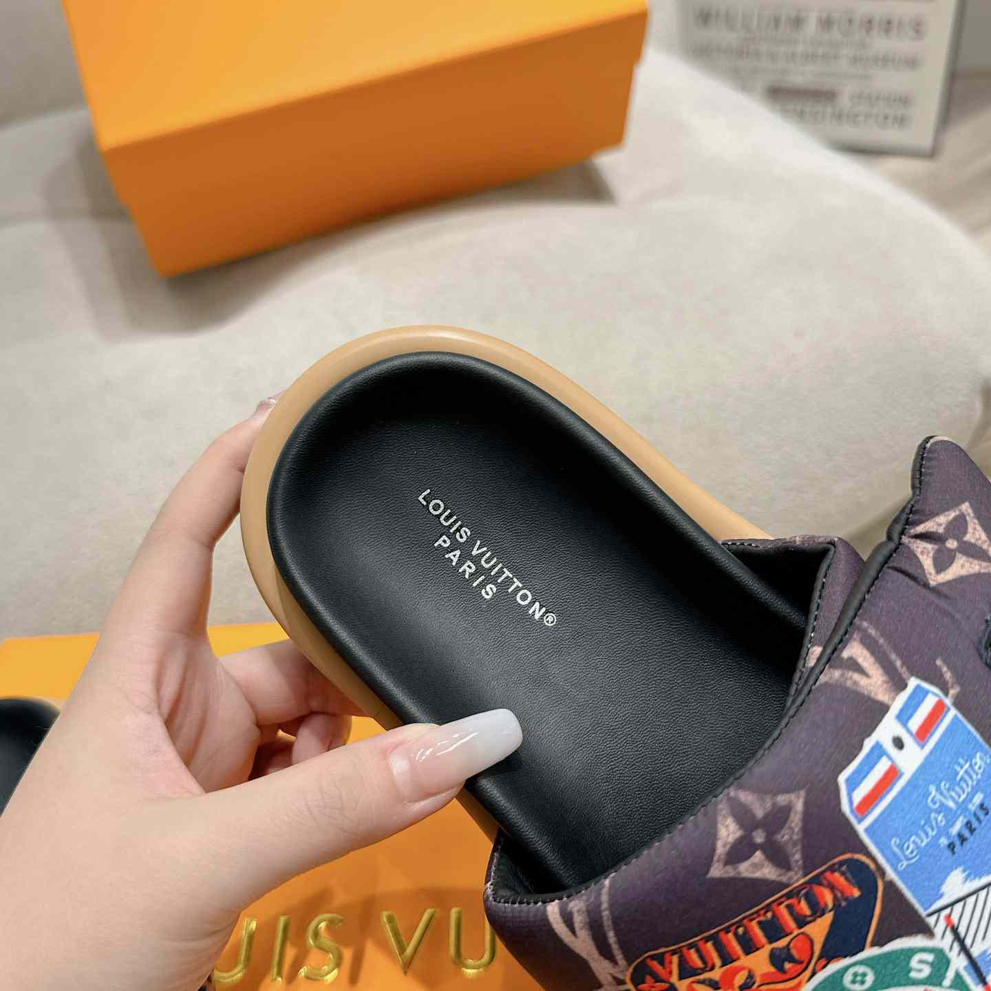 Louis Vuitton Pool Pillow Comfort Mule    1ACTDU(50% Off Sale) xz720 - DesignerGu