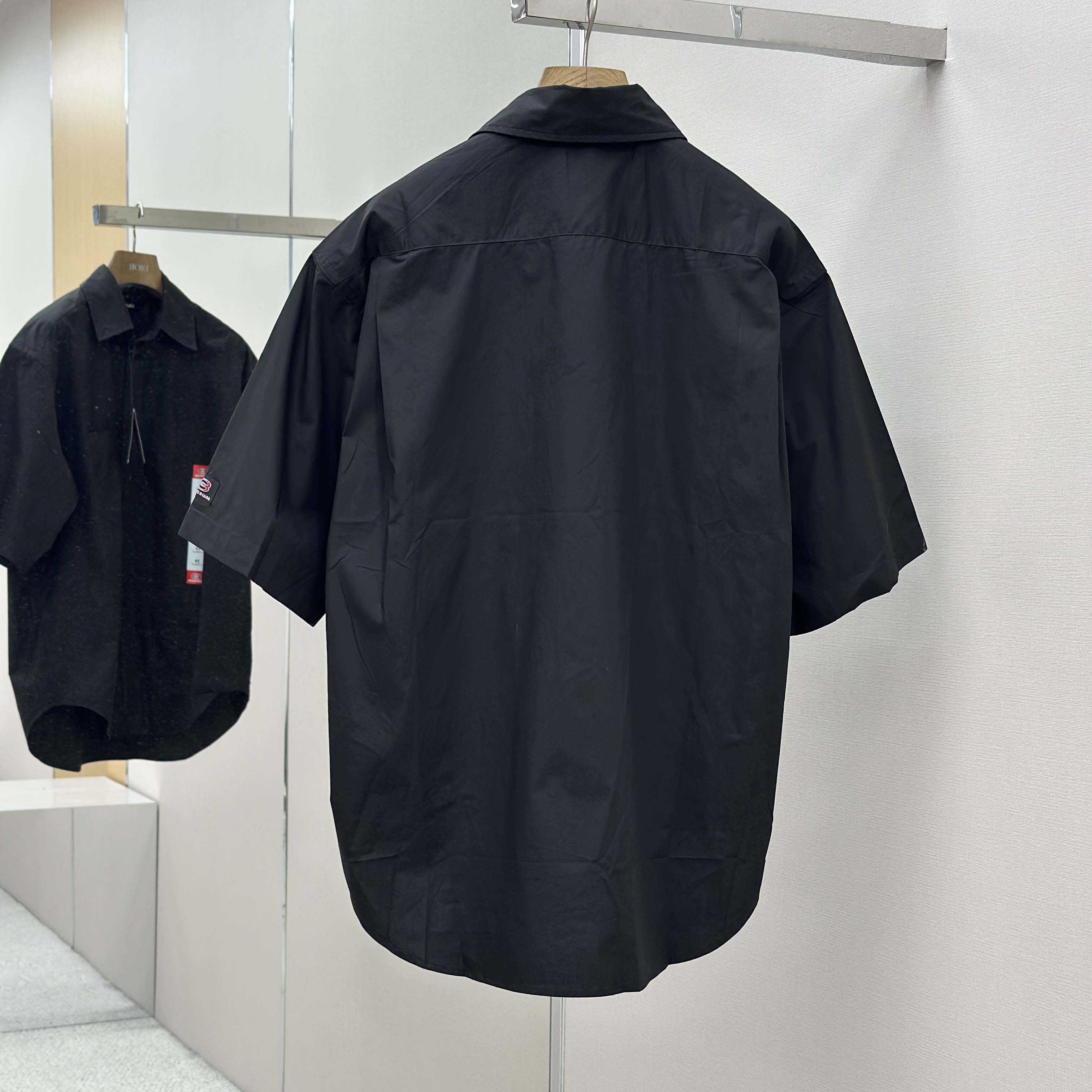 Balenciaga Workwear Short Sleeve Large Fit Shirt In Black - DesignerGu