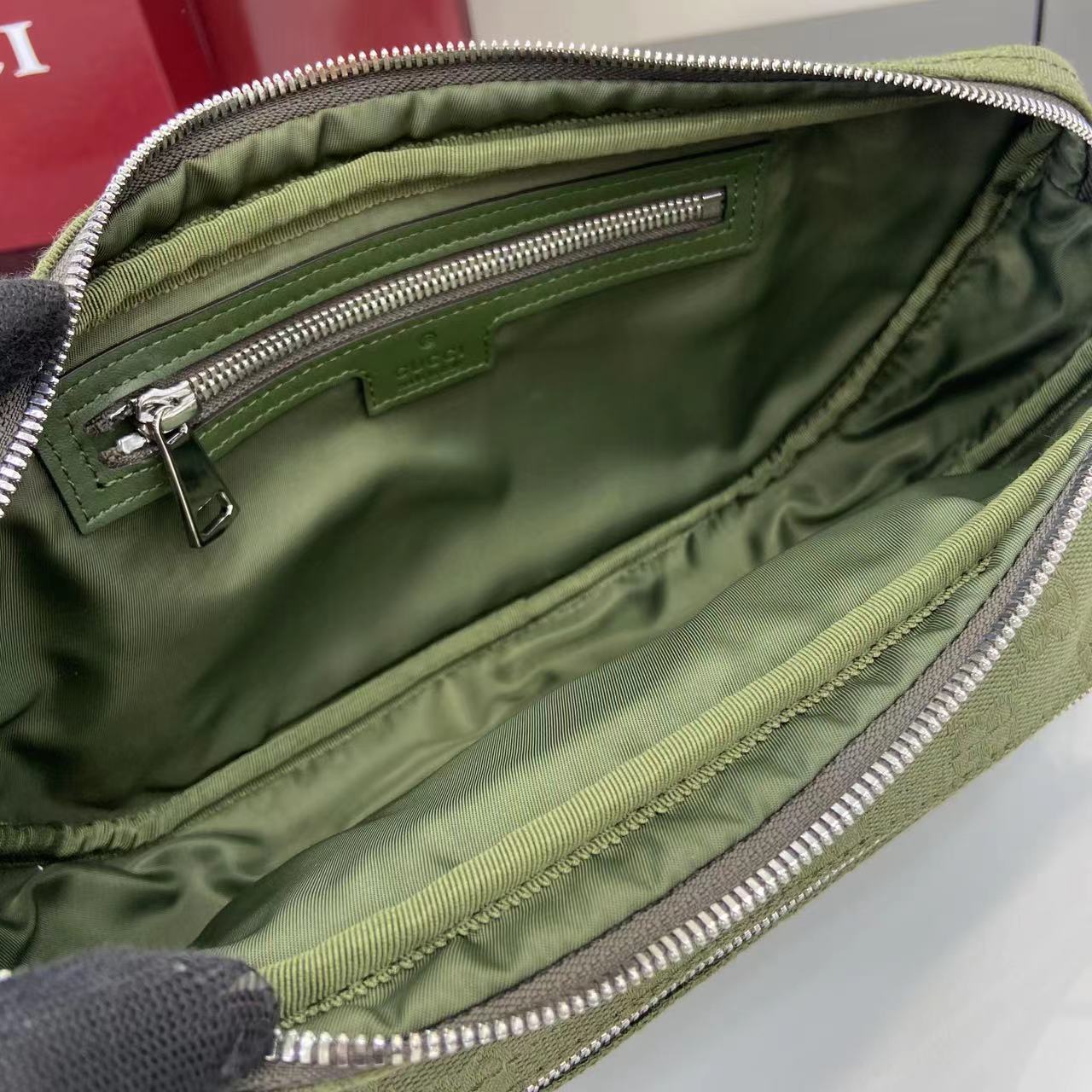 Gucci GG Canvas Large Slingbag - DesignerGu