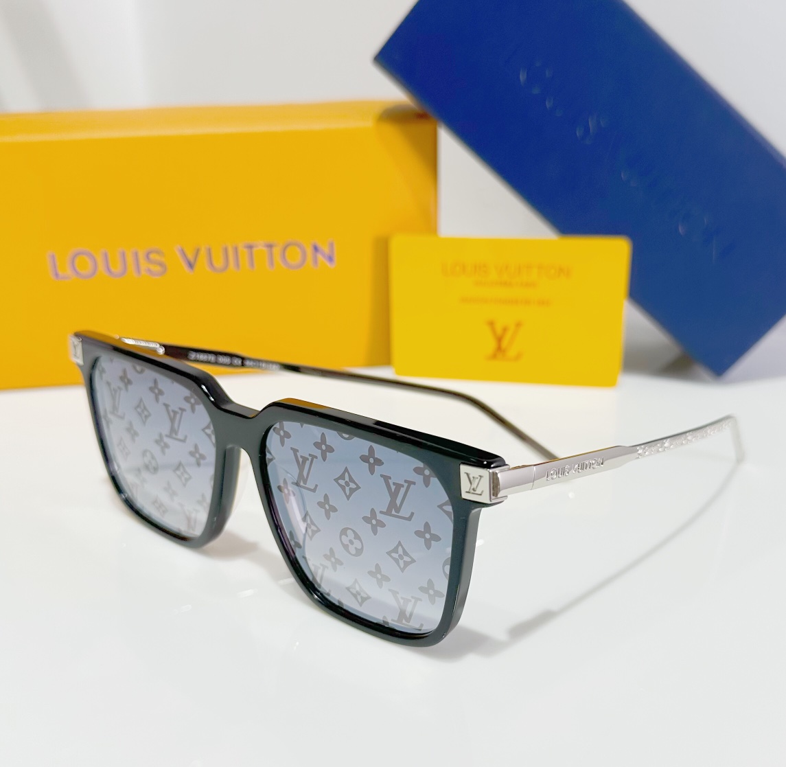 Louis Vuitton LV Rise Square Sunglasses Z1667E - DesignerGu