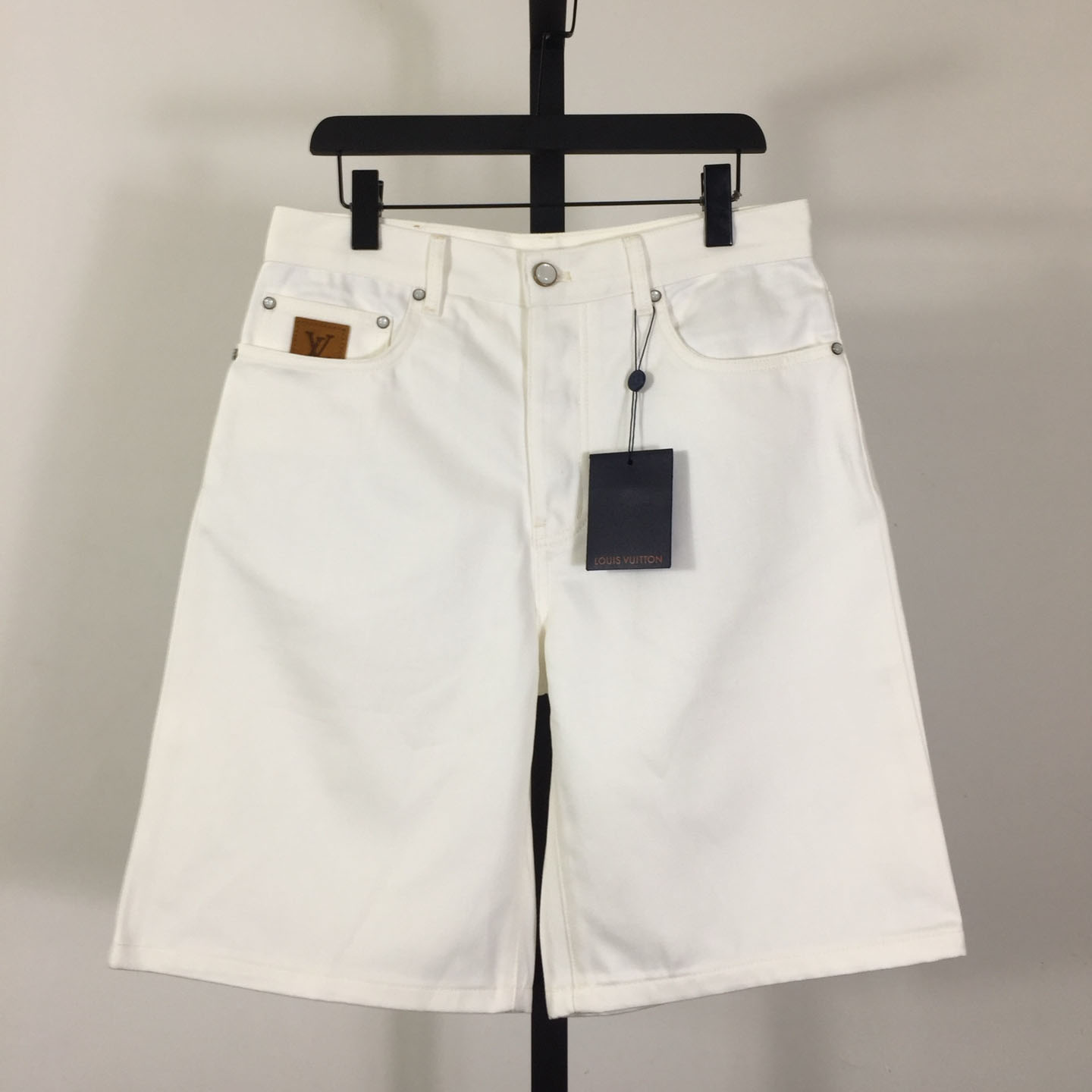 Louis Vuitton Denim Shorts   1AHVDJ - DesignerGu