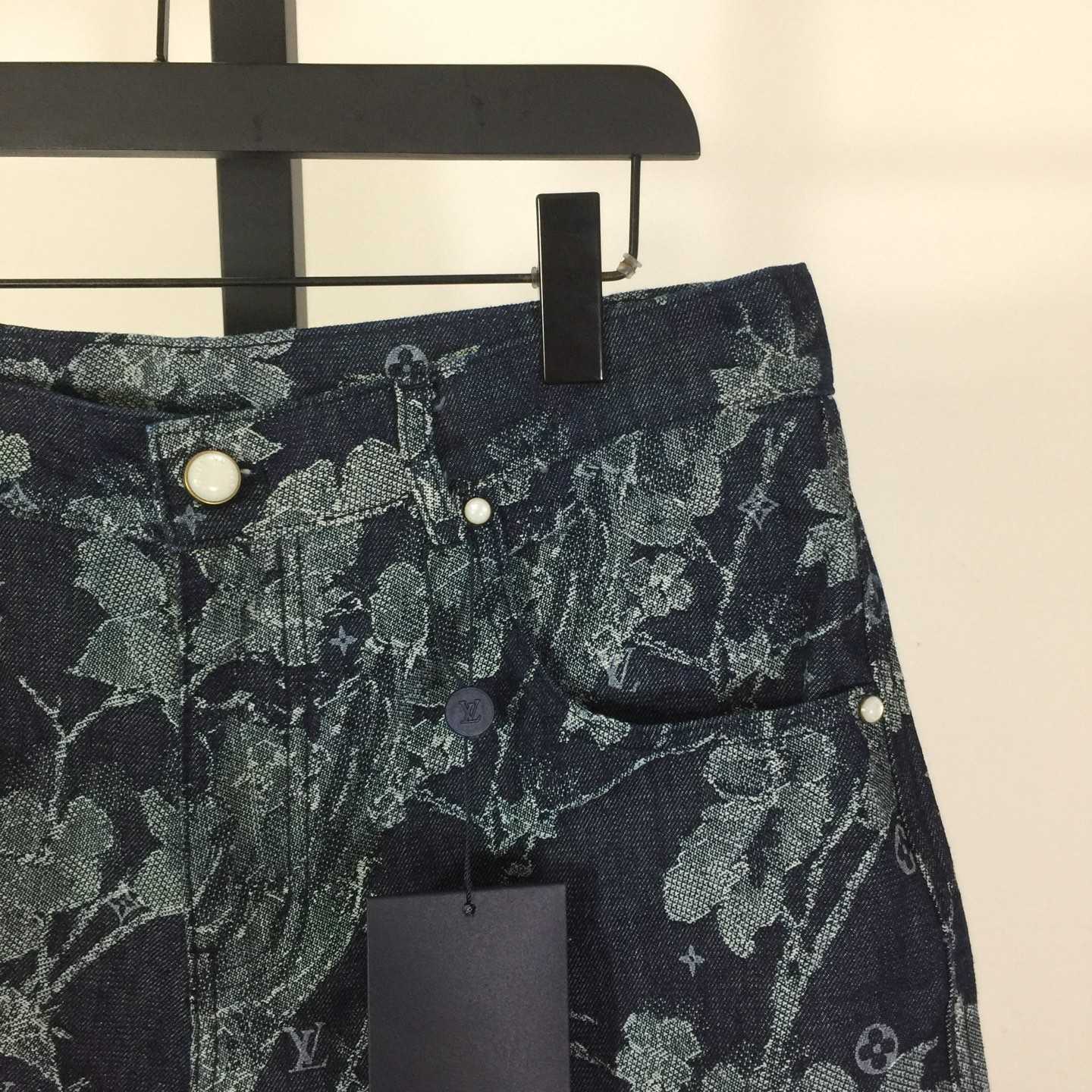 Louis Vuitton Jacquard Denim Shorts  1AHXHP - DesignerGu