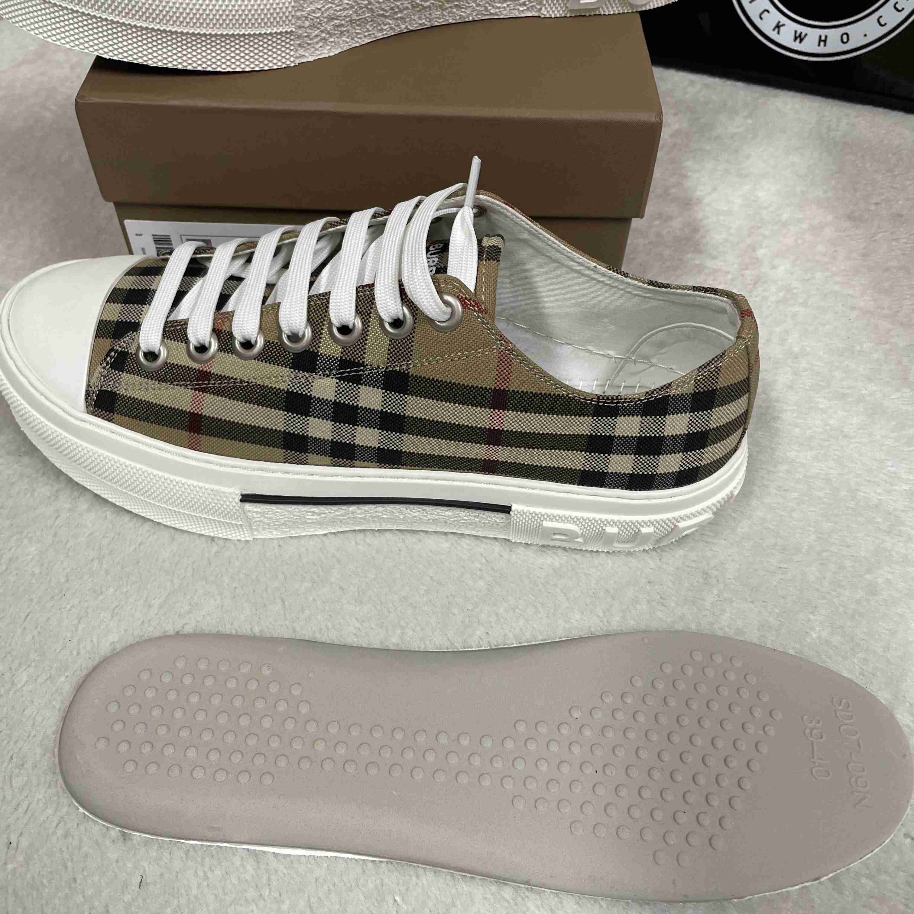 Burberry Check Low Top Sneaker - DesignerGu