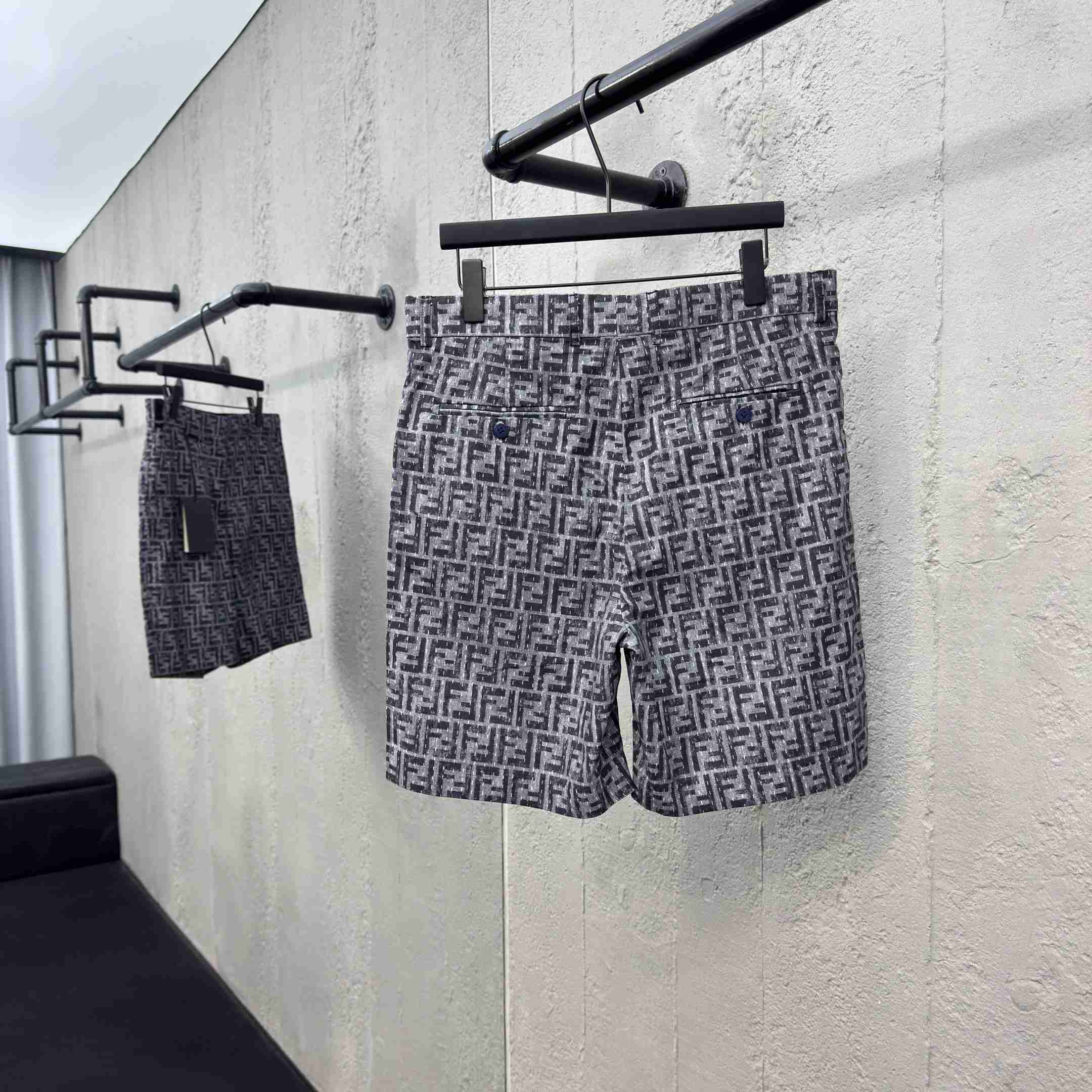 Fendi Bermudas  - DesignerGu