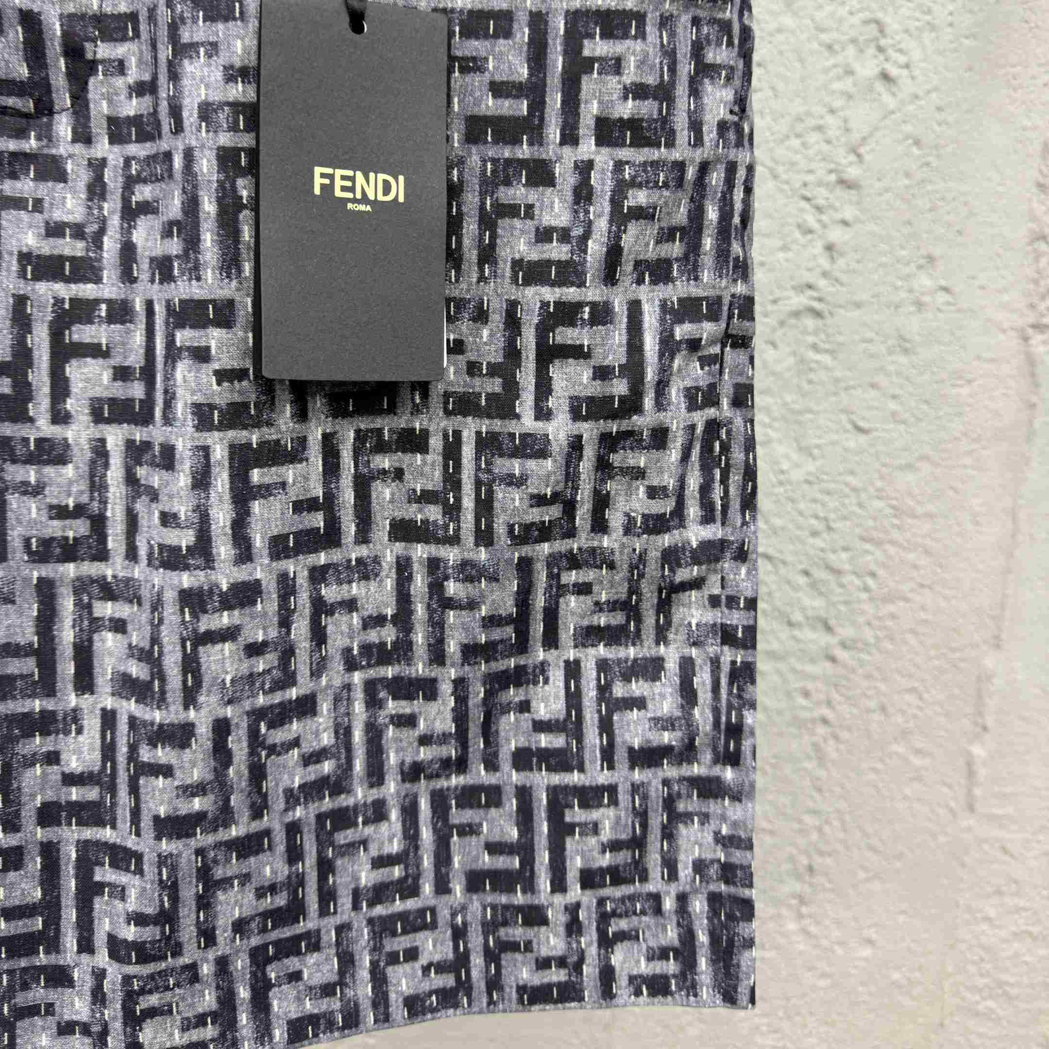 Fendi Bermudas  - DesignerGu