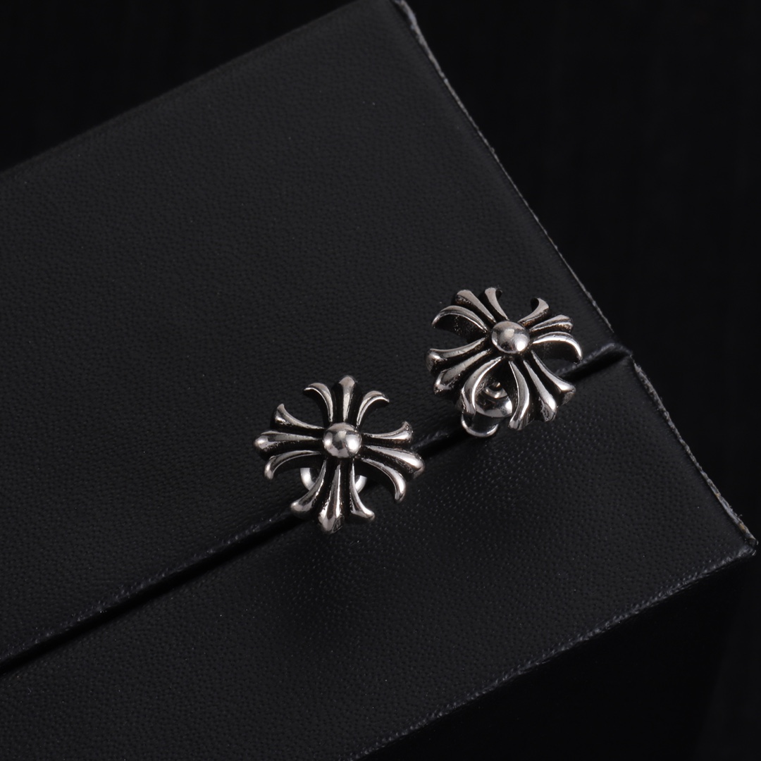 Chrome Heart Earrings - DesignerGu