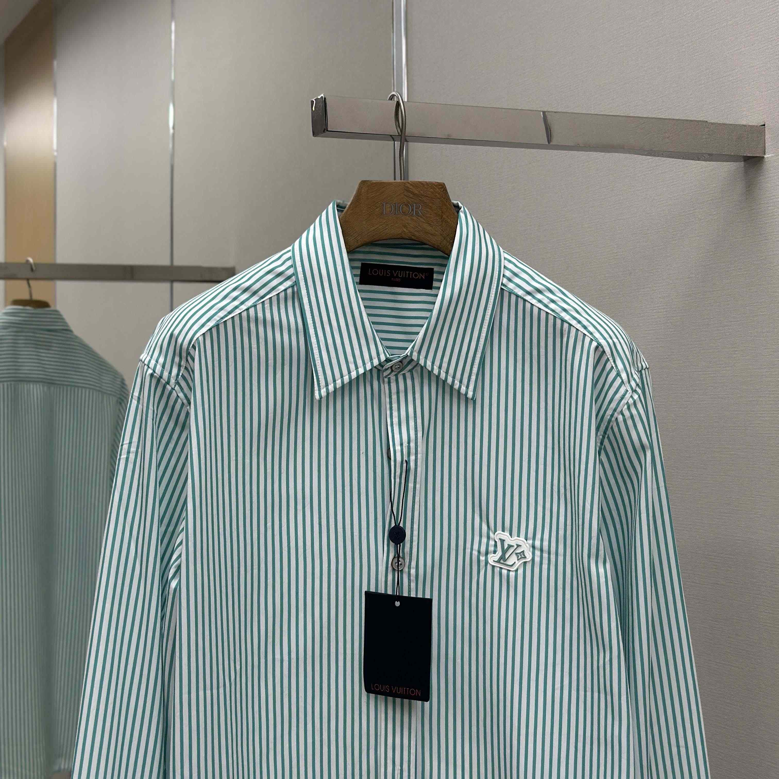Louis Vuitton Monogram Striped Shirt   1AHVXI - DesignerGu