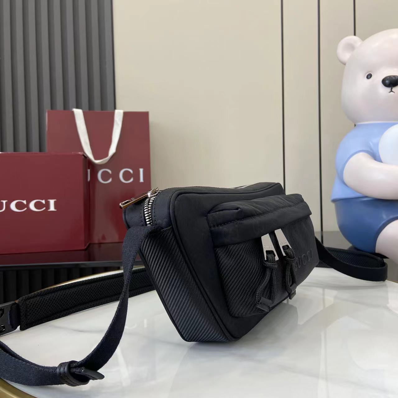 Gucci Nexus Large Slingbag - DesignerGu