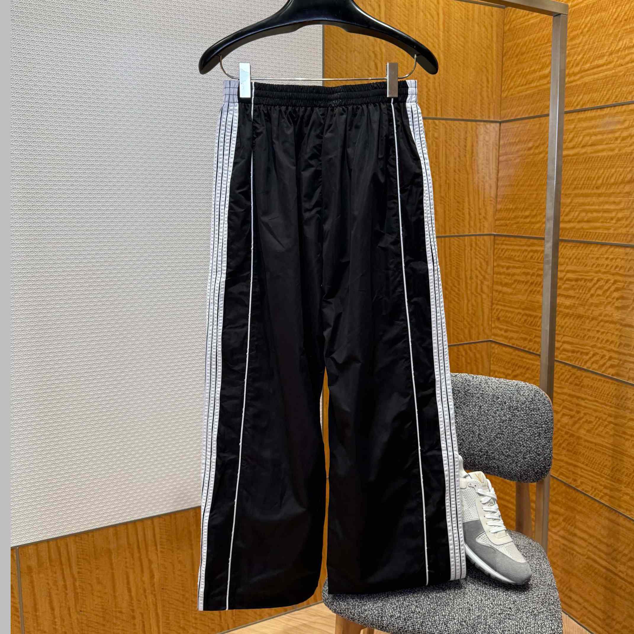 Balenciaga Large Tracksuit Jacket And Pants  In Black And White Stretch Technical Fabric - DesignerGu