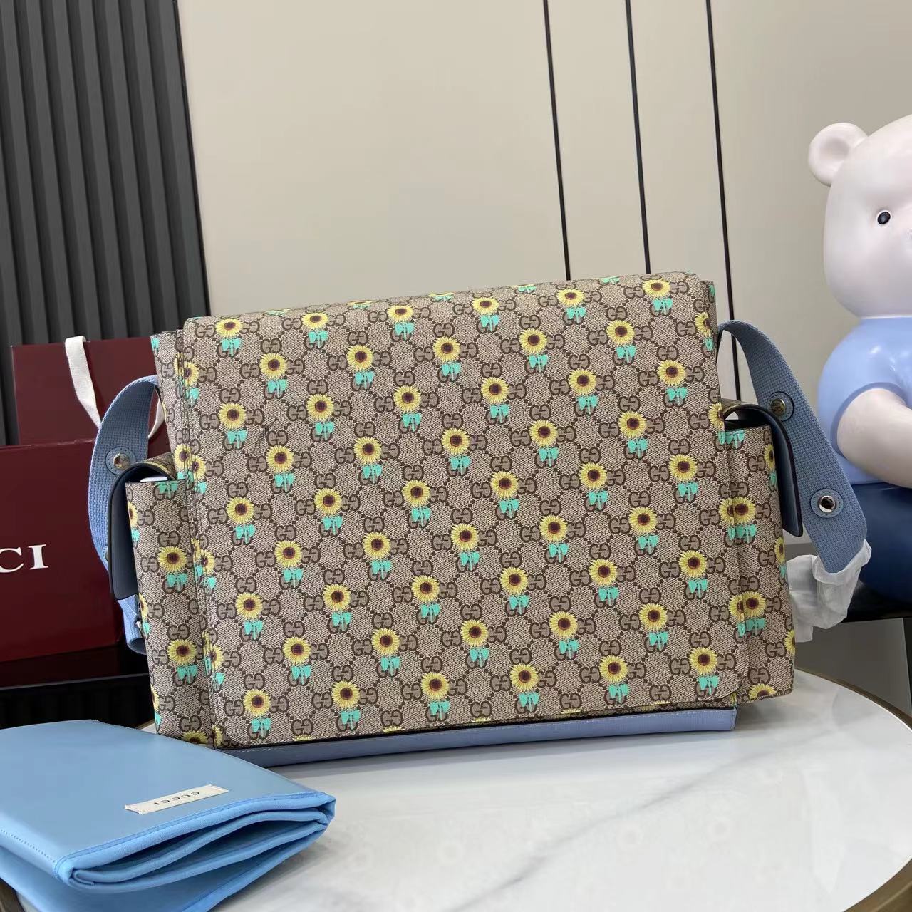 Gucci Large Changing Bag - DesignerGu