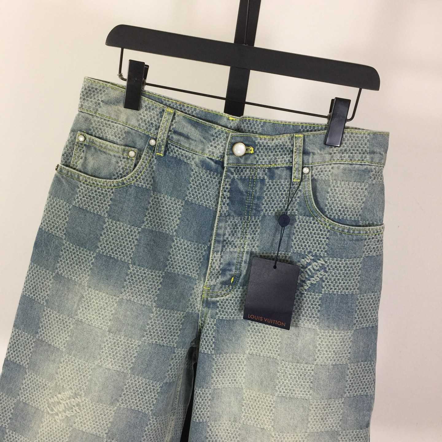 Louis Vuitton Damier 3D Light Denim Shorts   1AHVDS - DesignerGu