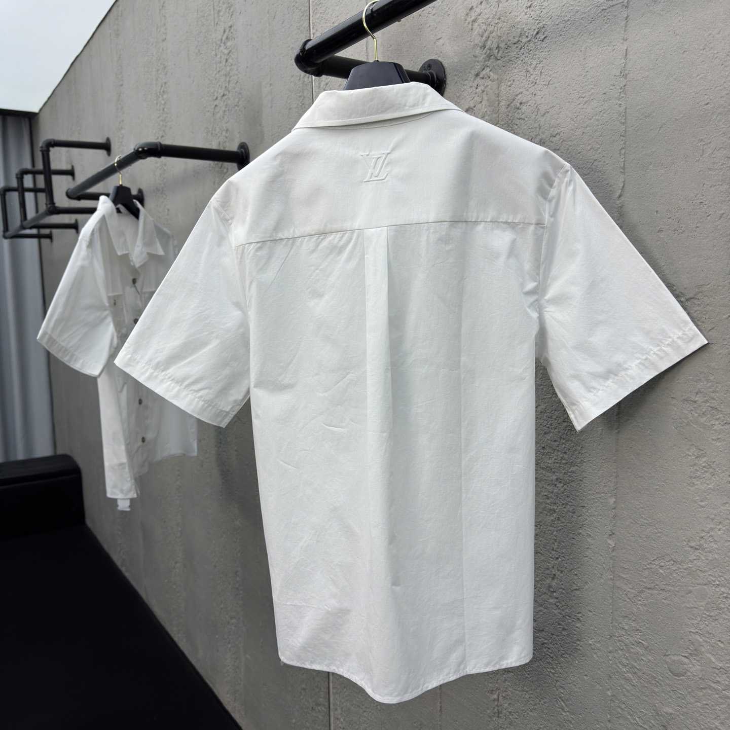 Louis Vuitton Signature Short-Sleeved Cotton Shirt   1AHCHO - DesignerGu