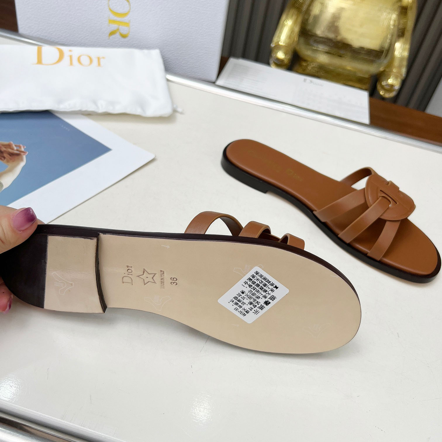 Dior D-Lane Slide - DesignerGu