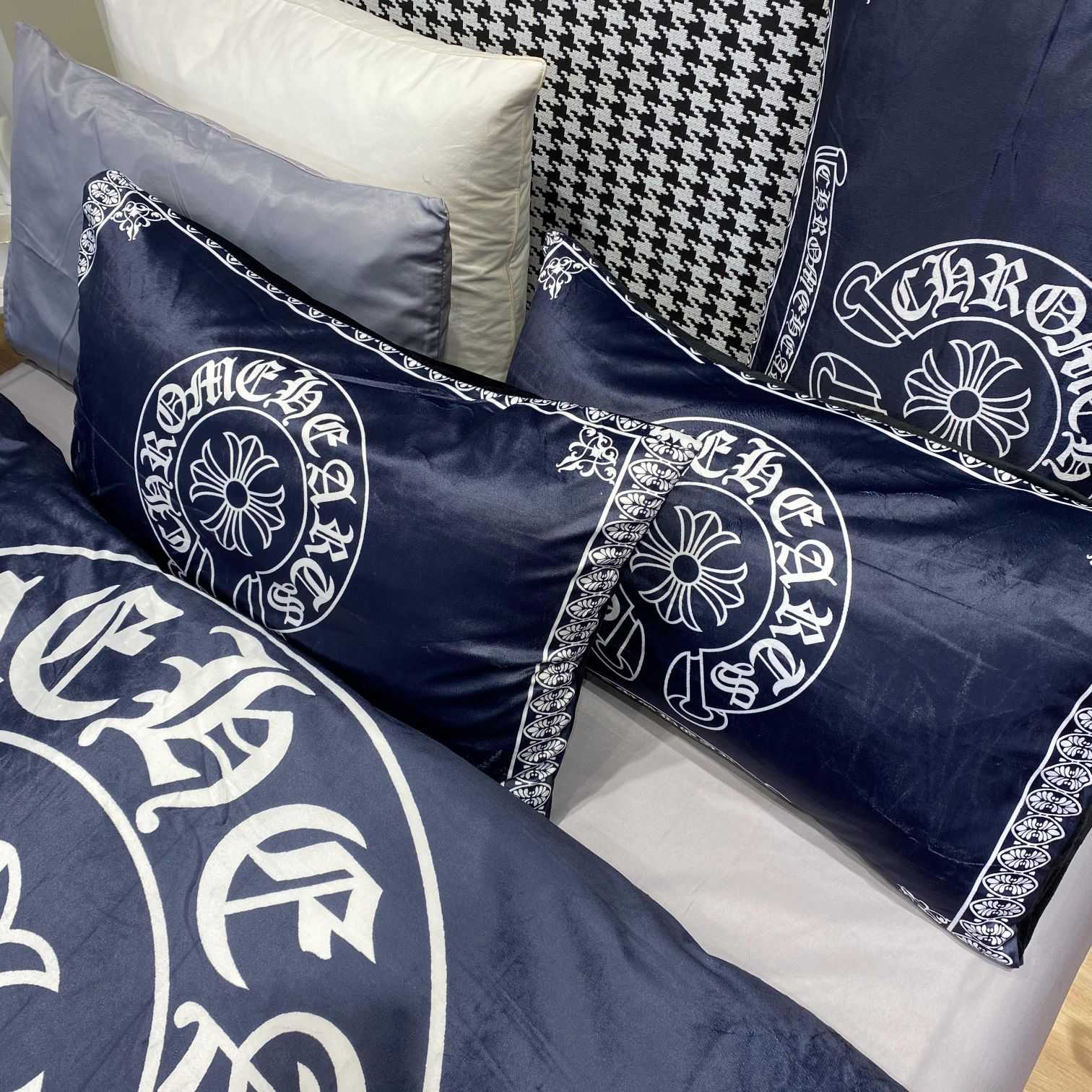 Chrome Hearts Bedding  sp161 (50% Off Sale) - DesignerGu