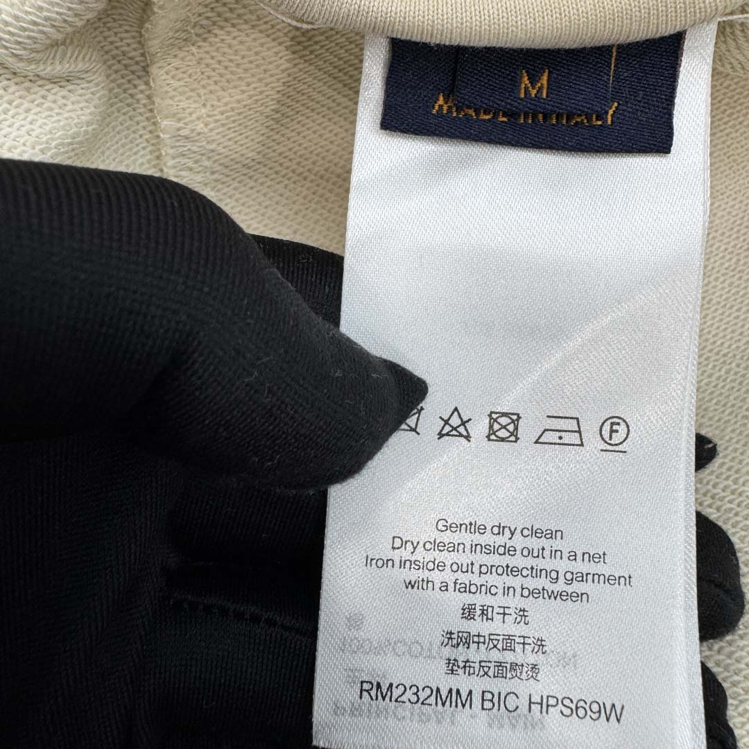 Louis Vuitton Embellished Shorts   1AHW38 - DesignerGu