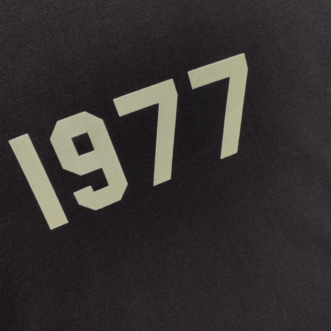 Fear of God Essentials 1977 Tee - DesignerGu
