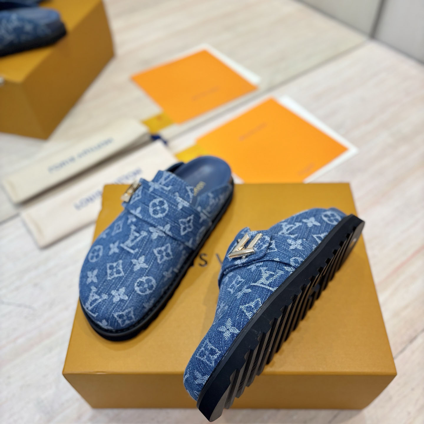 Louis Vuitton LV Cosy Comfort Mule  - DesignerGu