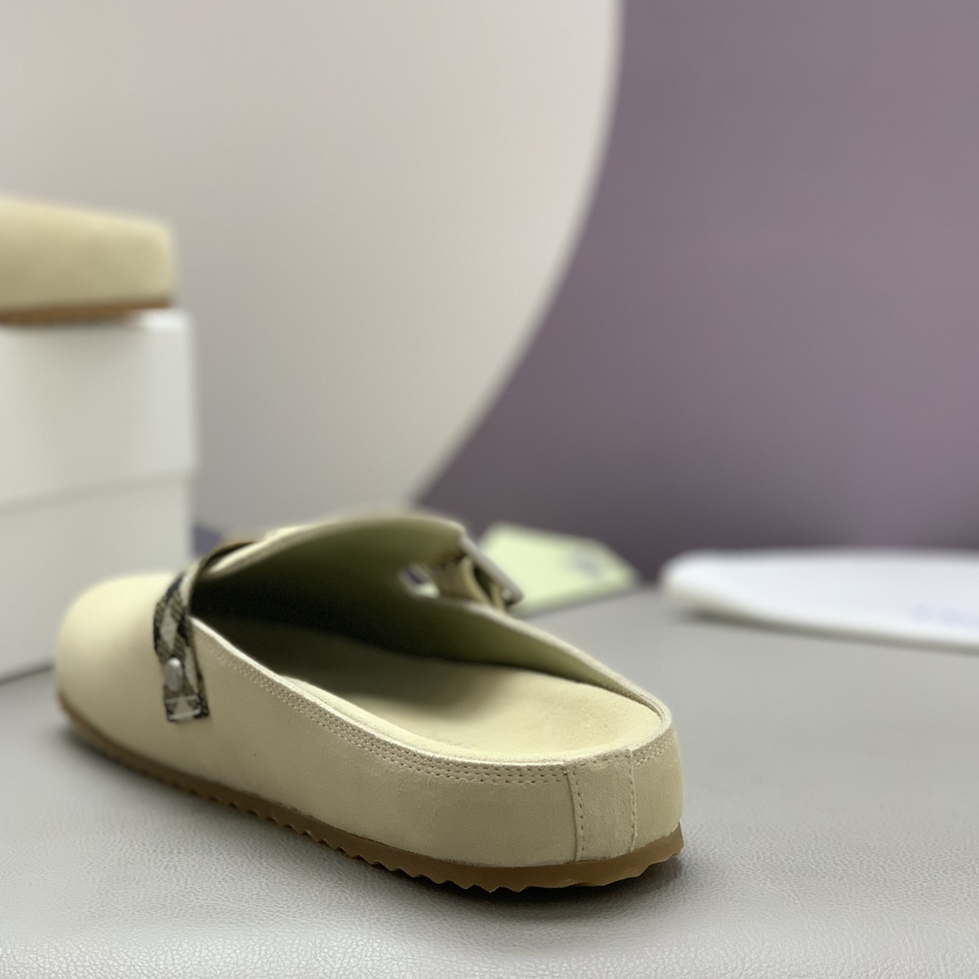 Burberry Suede Urchin Clogs - DesignerGu