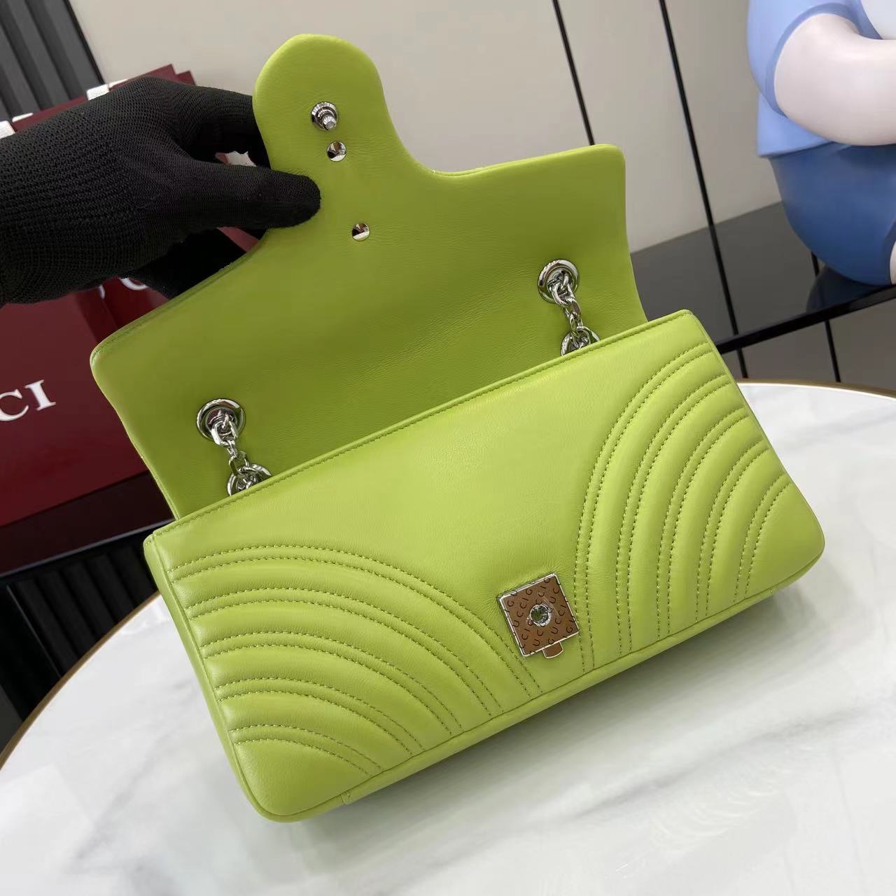 Gucci GG Marmont Medium Shoulder Bag - DesignerGu