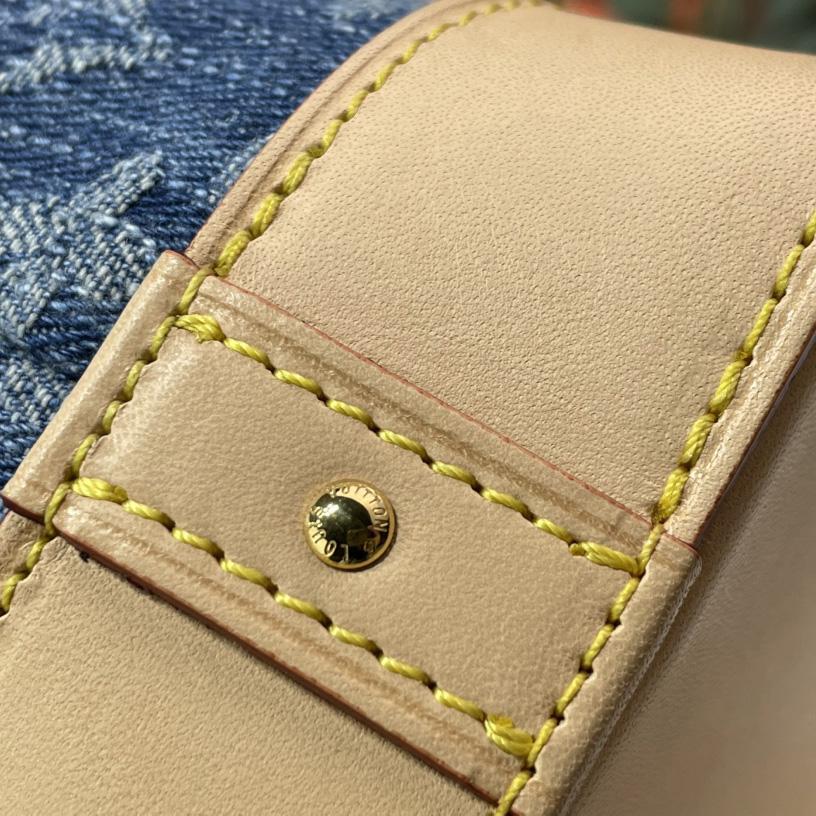 Louis Vuitton LV x TM Cosmetic Pouch GM   M13893 - DesignerGu