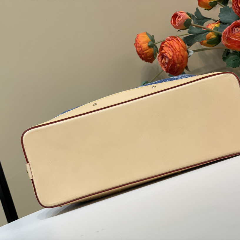 Louis Vuitton LV x TM Cosmetic Pouch GM   M13893 - DesignerGu