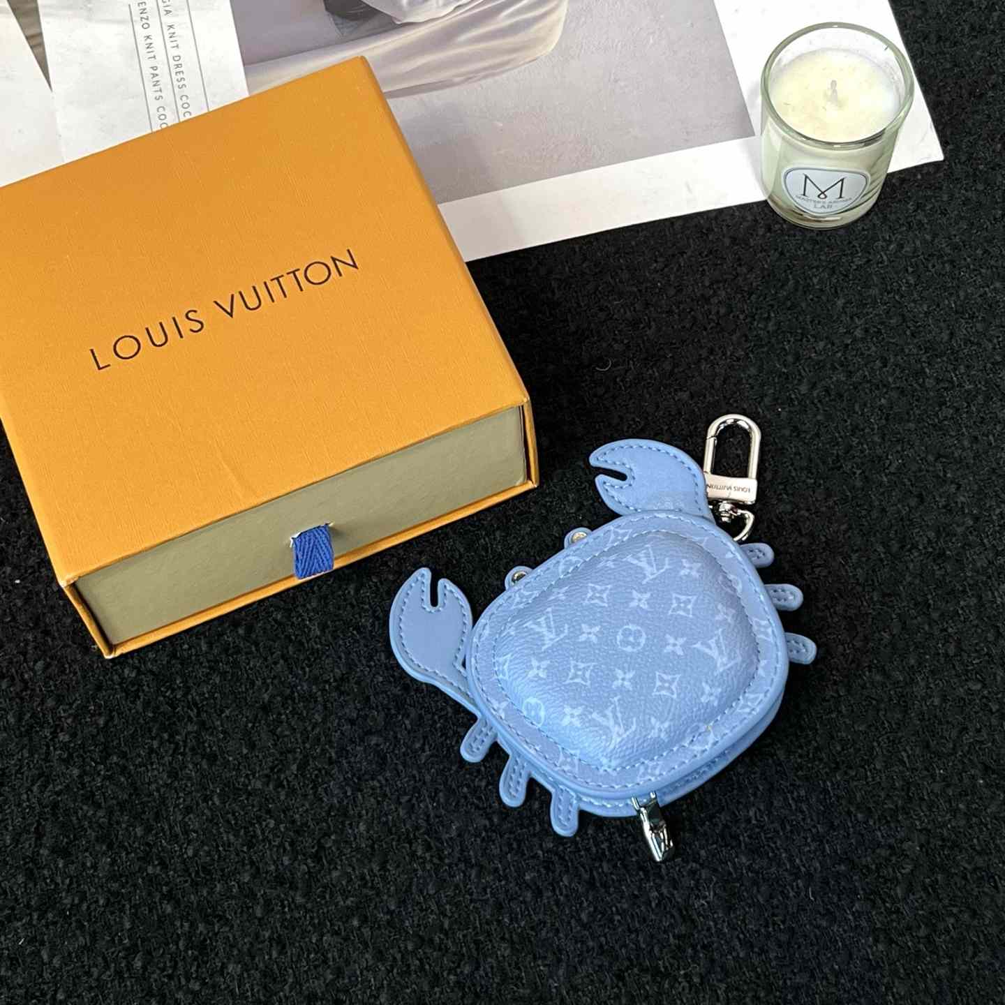 Louis Vuitton LV Crab Bag Charm   M02525 - DesignerGu