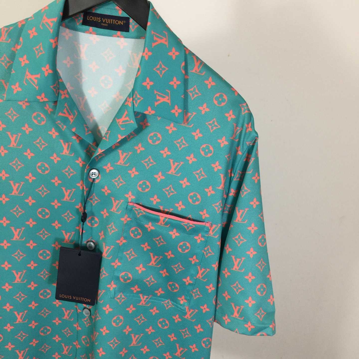 Louis Vuitton Monogram Short-Sleeved Silk Shirt   1AHVU7 - DesignerGu