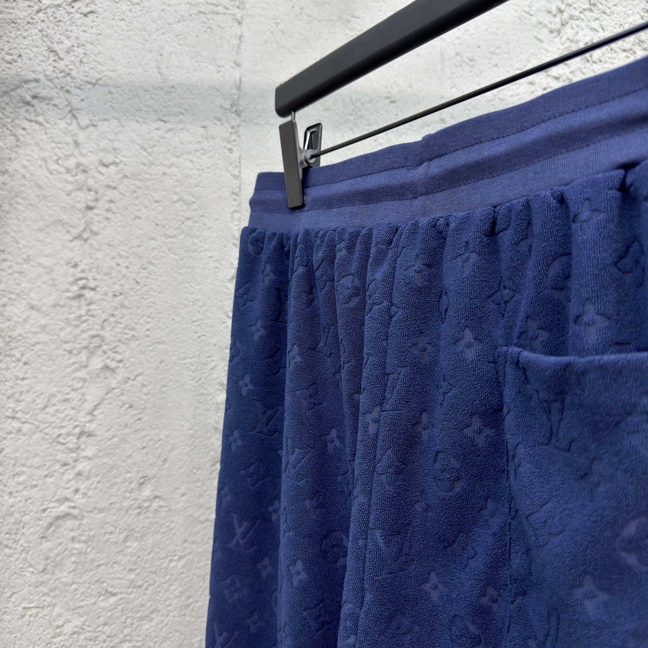 Louis Vuitton Monogram French Terry Shorts   1AHUX6 - DesignerGu