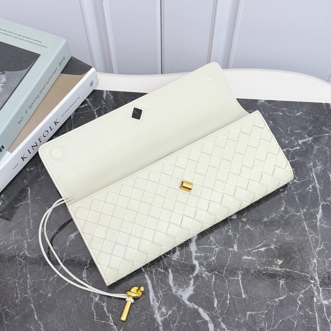 Bottega Veneta Andiamo Clutch 31*13*3cm - DesignerGu