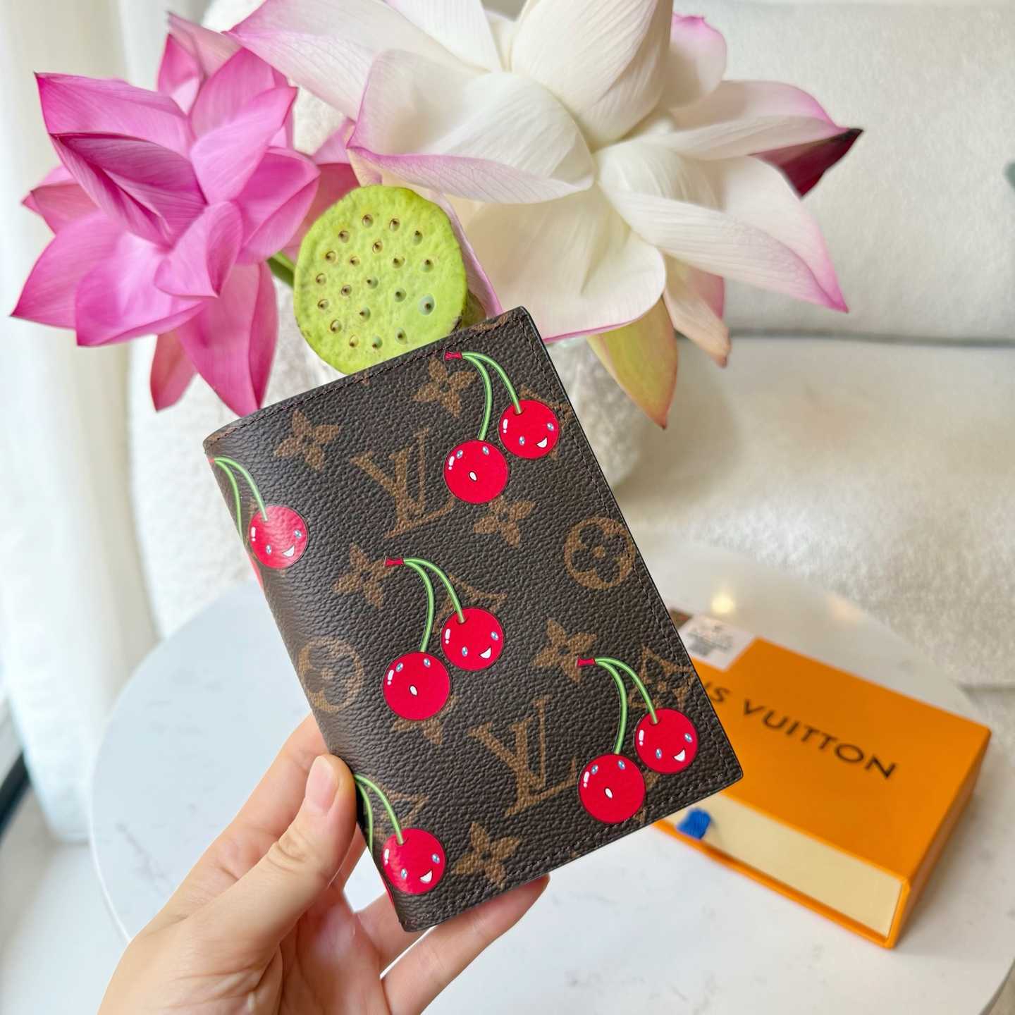 Louis Vuitton LV x TM Passport Cover   M13424 - DesignerGu