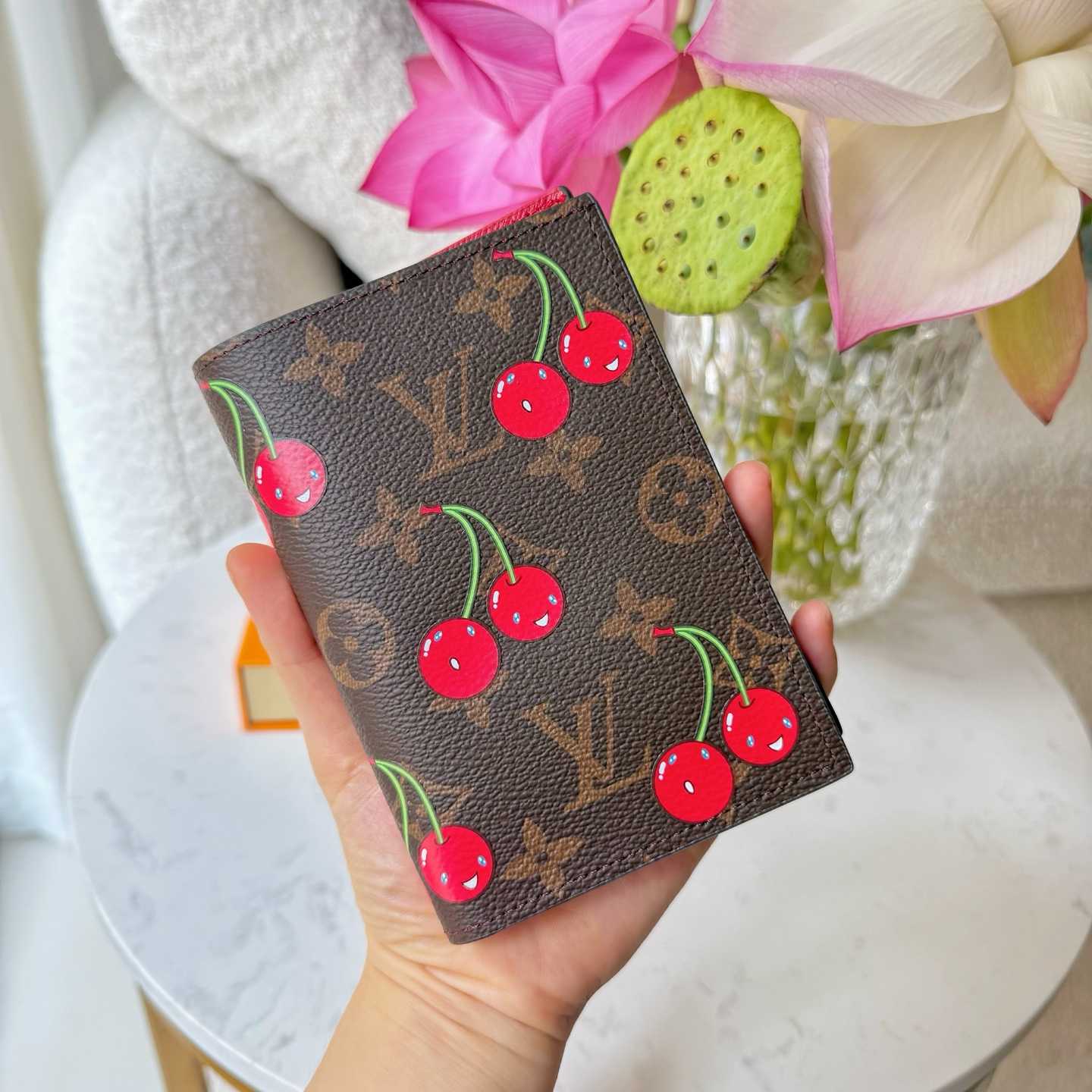 Louis Vuitton LV x TM Passport Cover   M13424 - DesignerGu