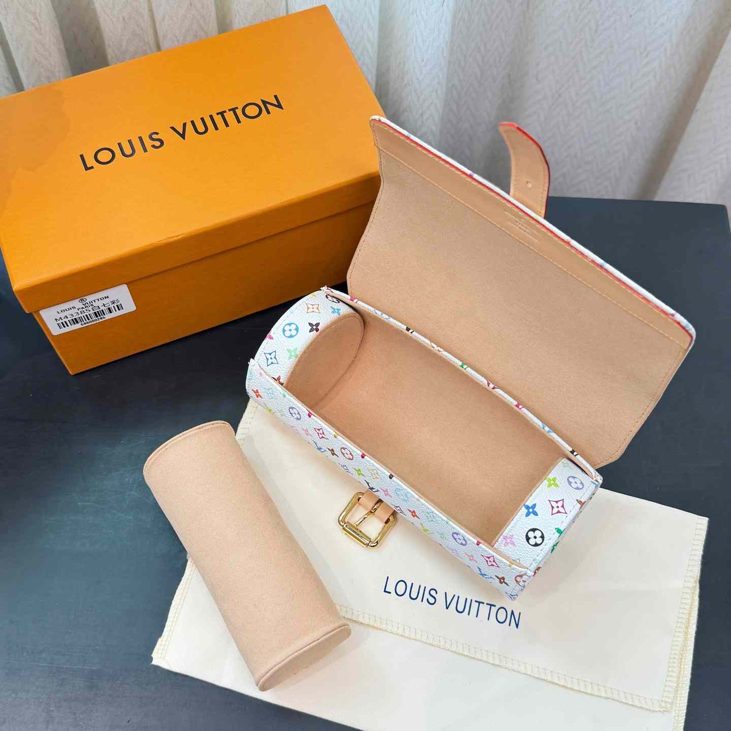 Louis Vuitton 3 Watch Case    - DesignerGu