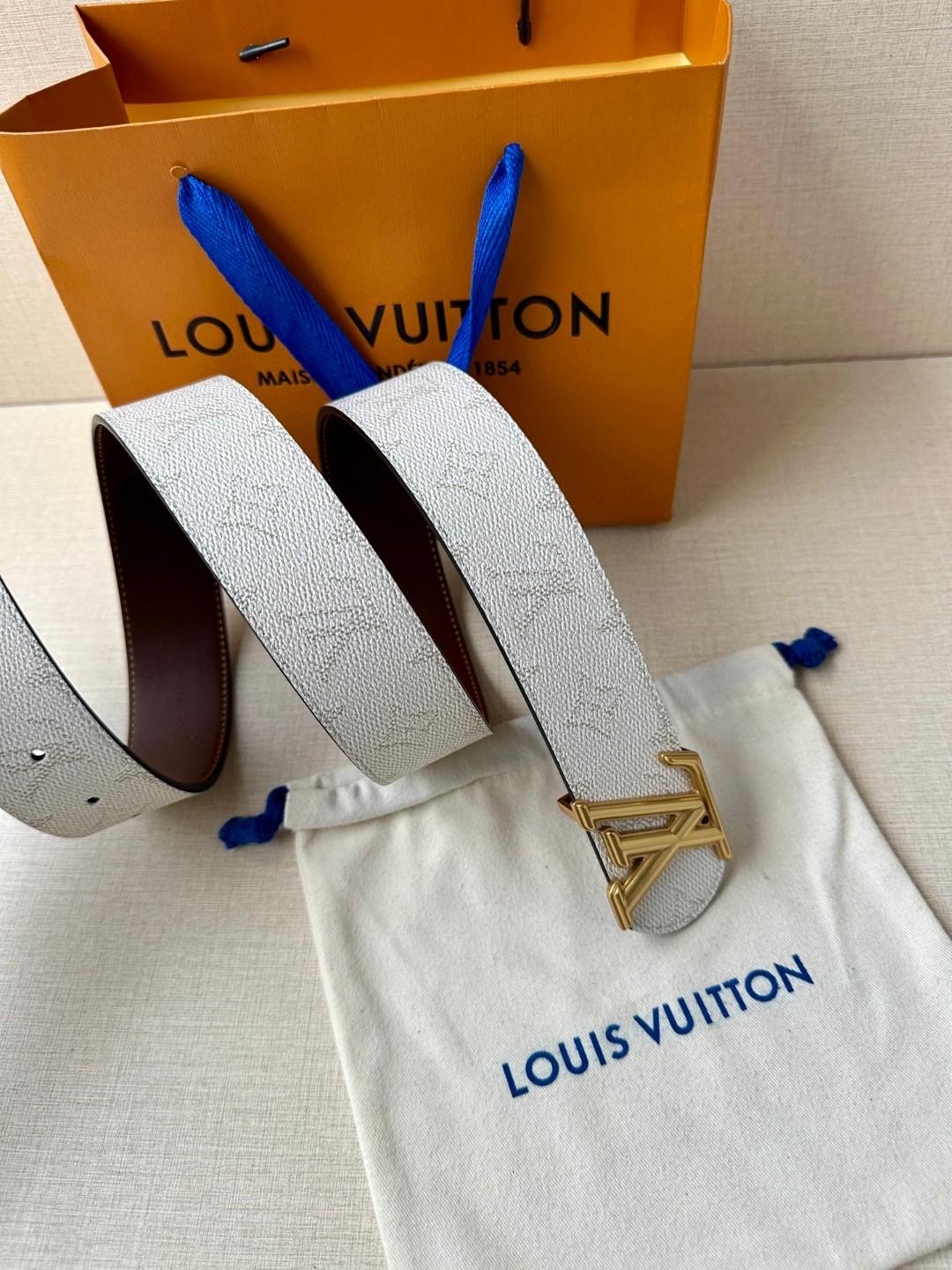 Louis Vuitton LV Dimension 40mm Reversible Belt    M4154S - DesignerGu