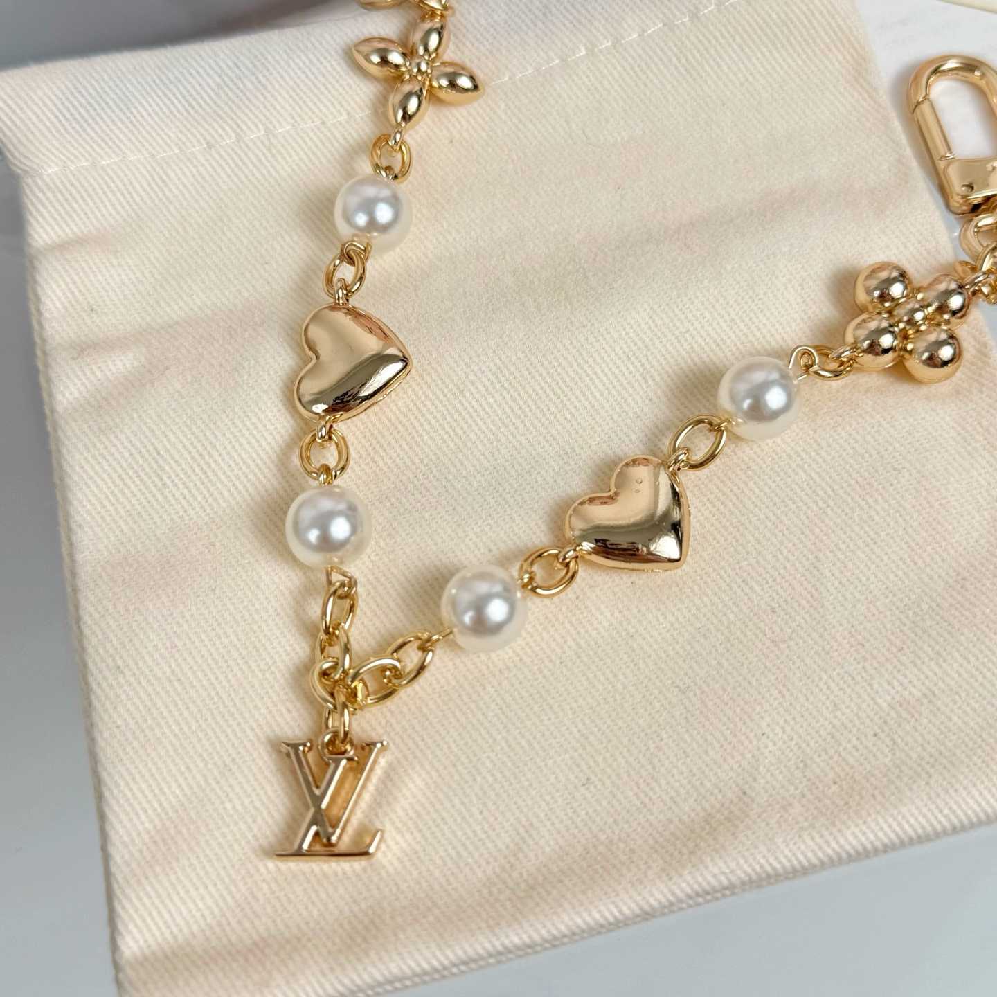 Louis Vuitton LV Heart Bag Chain   M01088 - DesignerGu