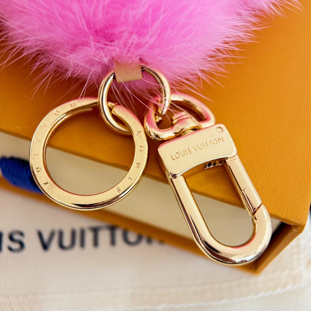 Louis Vuitton Vivienne Fur Key Holder   M01447 - DesignerGu